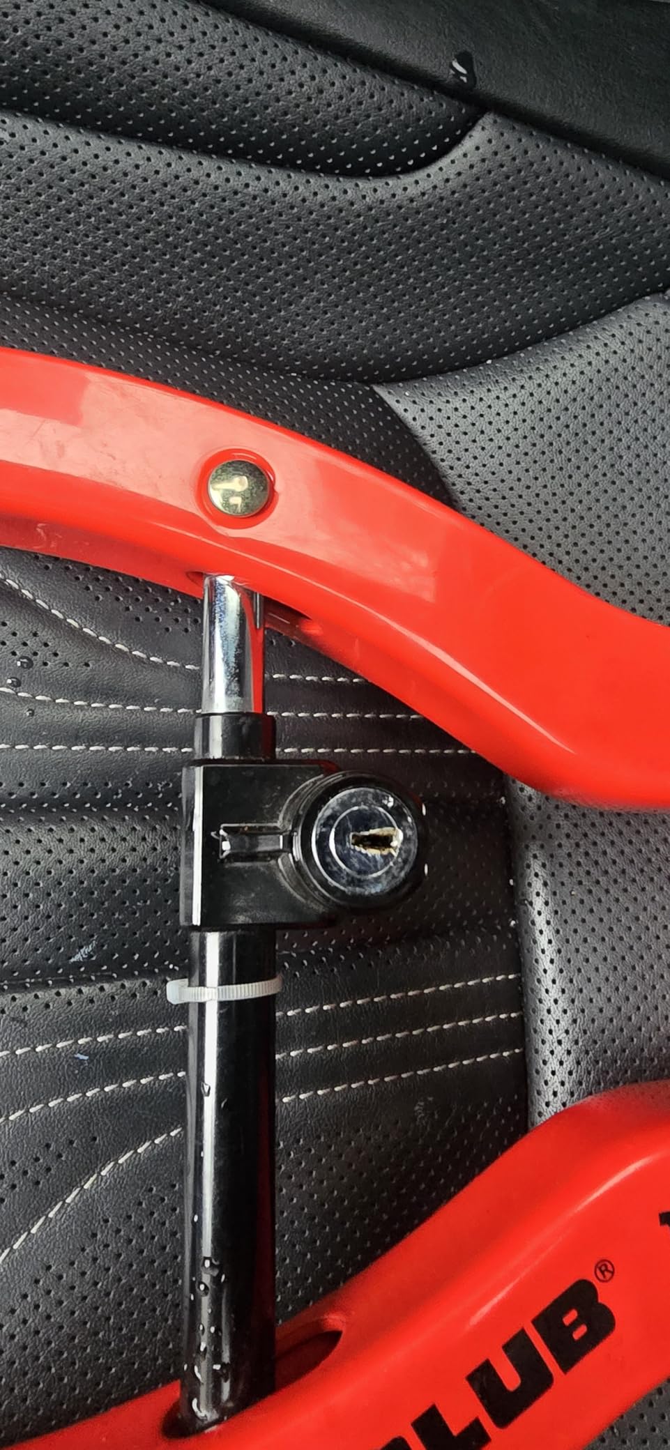 Winner International The Club 491 Tire Claw XL Security Device, red black customer photo 2