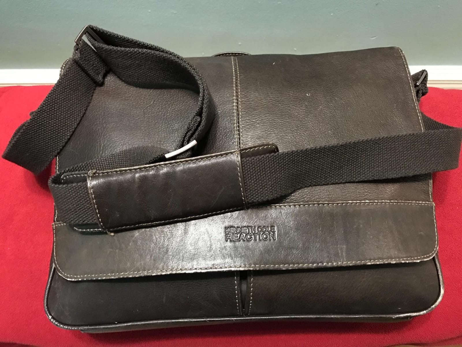 Kenneth Cole REACTION Colombian Leather Slim Single Compartment customer photo 1