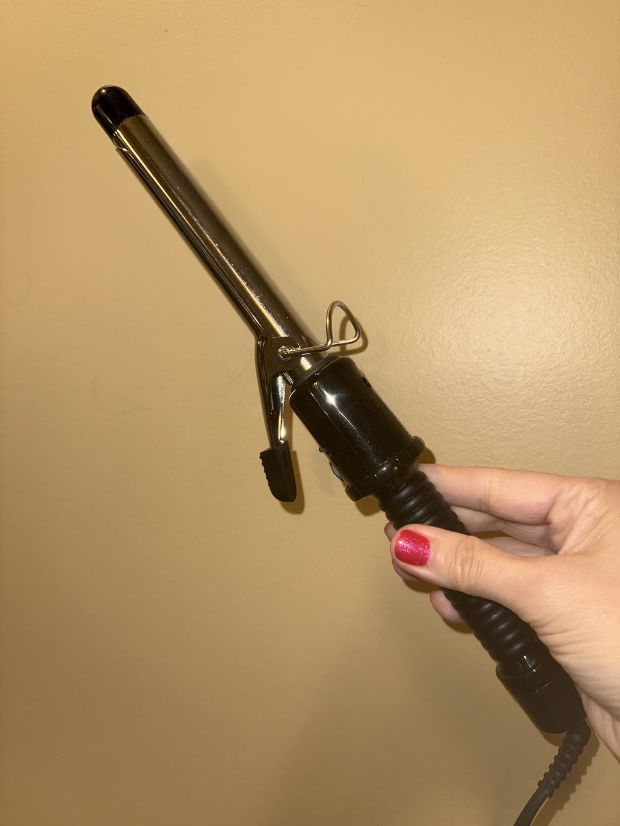 Conair Curling Iron, Short to Medium Hair, 3/4-in. Barrel, Black/Silver | Hair curler with multi-layer technology for fine, medium, and thick hair, 25 heat settings up to 400°F, and 60-second heat-up customer photo 1