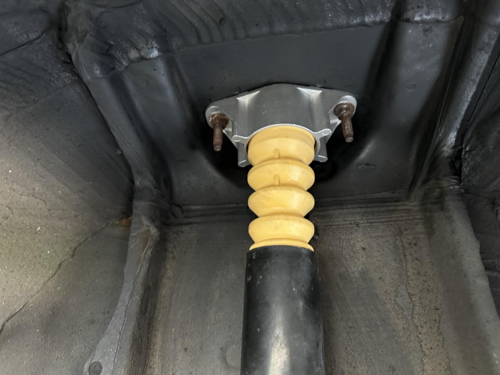 KYB SB125 - Strut Boot | Shields the strut from grit to prevent early wear; replaces a torn strut boot/bellows. Direct-fit OE replacement. customer photo 1