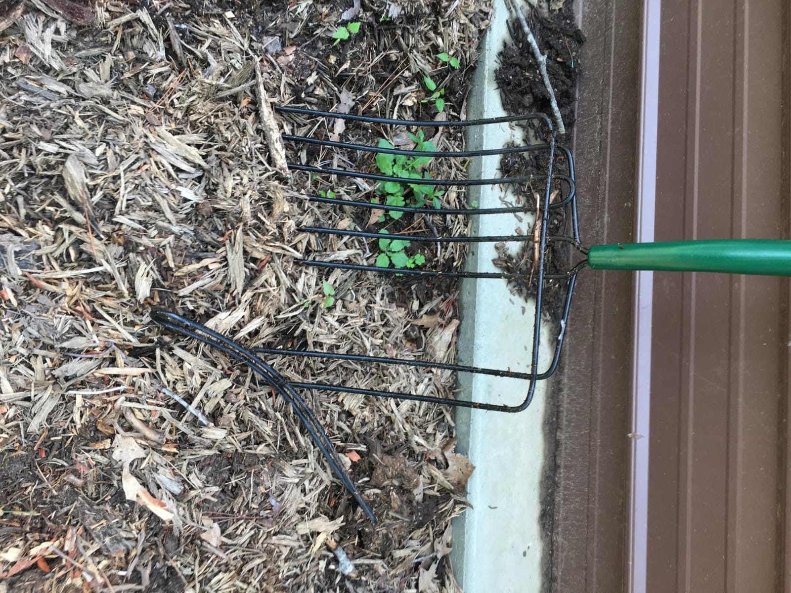 Truper TruTough Ensilage Fork, Manure/Bedding Fork, 10 Tines, 30-Inch Wood Handle with Poly D-Handle (Model BPJ-10/30330) customer photo 2