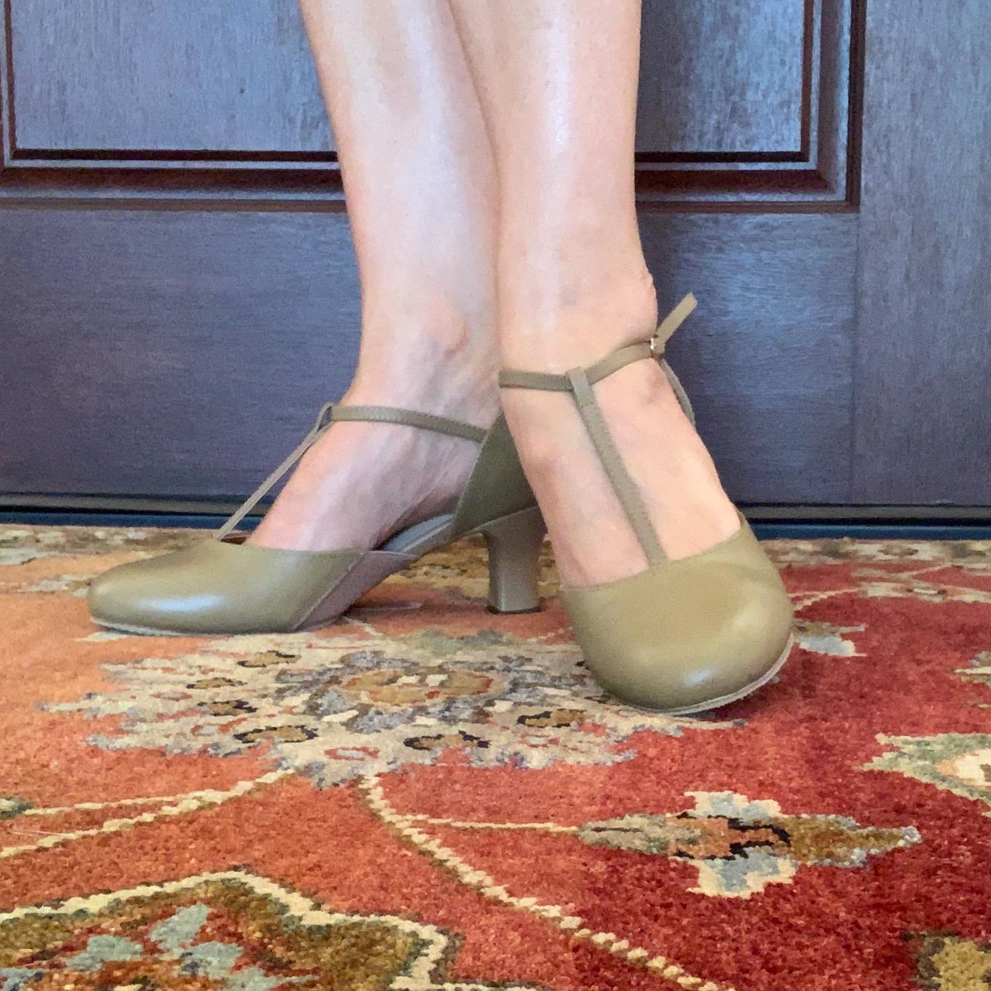 Bloch Women's Splitflex T-Strap Character Shoe customer photo 1