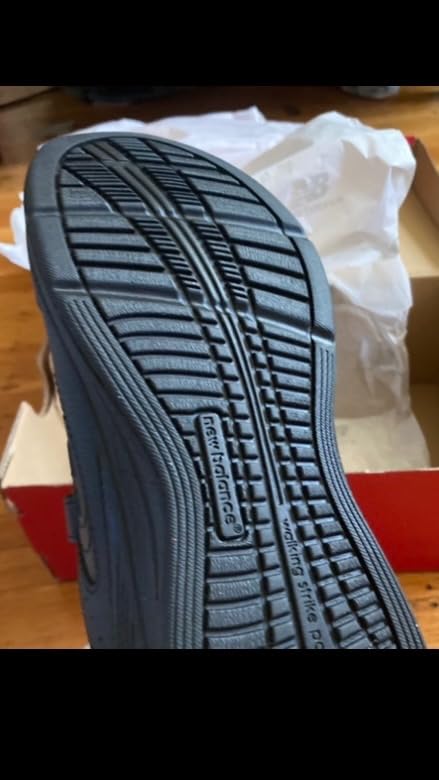 Women's 577 V1 Hook and Loop Walking Shoe customer photo 2