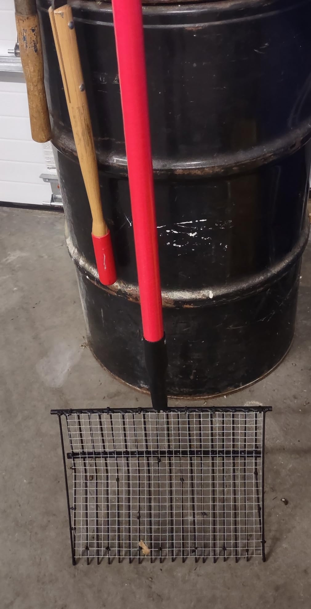 Bully Tools Stall Fork Tool - Heavy Duty 18-Spring Steel Tines Pitchfork with Long Fiberglass Handle, Ideal for Gardening, Farming, Bedding, Yard Cleaning and Transferring Hay - 100% Made in The USA customer photo 2