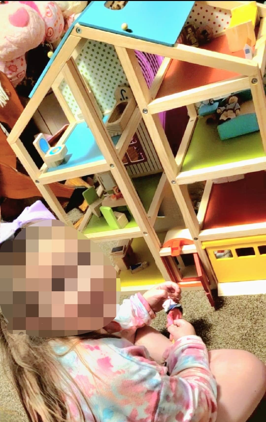 Melissa & Doug Hi-Rise Wooden Dollhouse with Dolls and Dollhouse Furniture customer photo 1