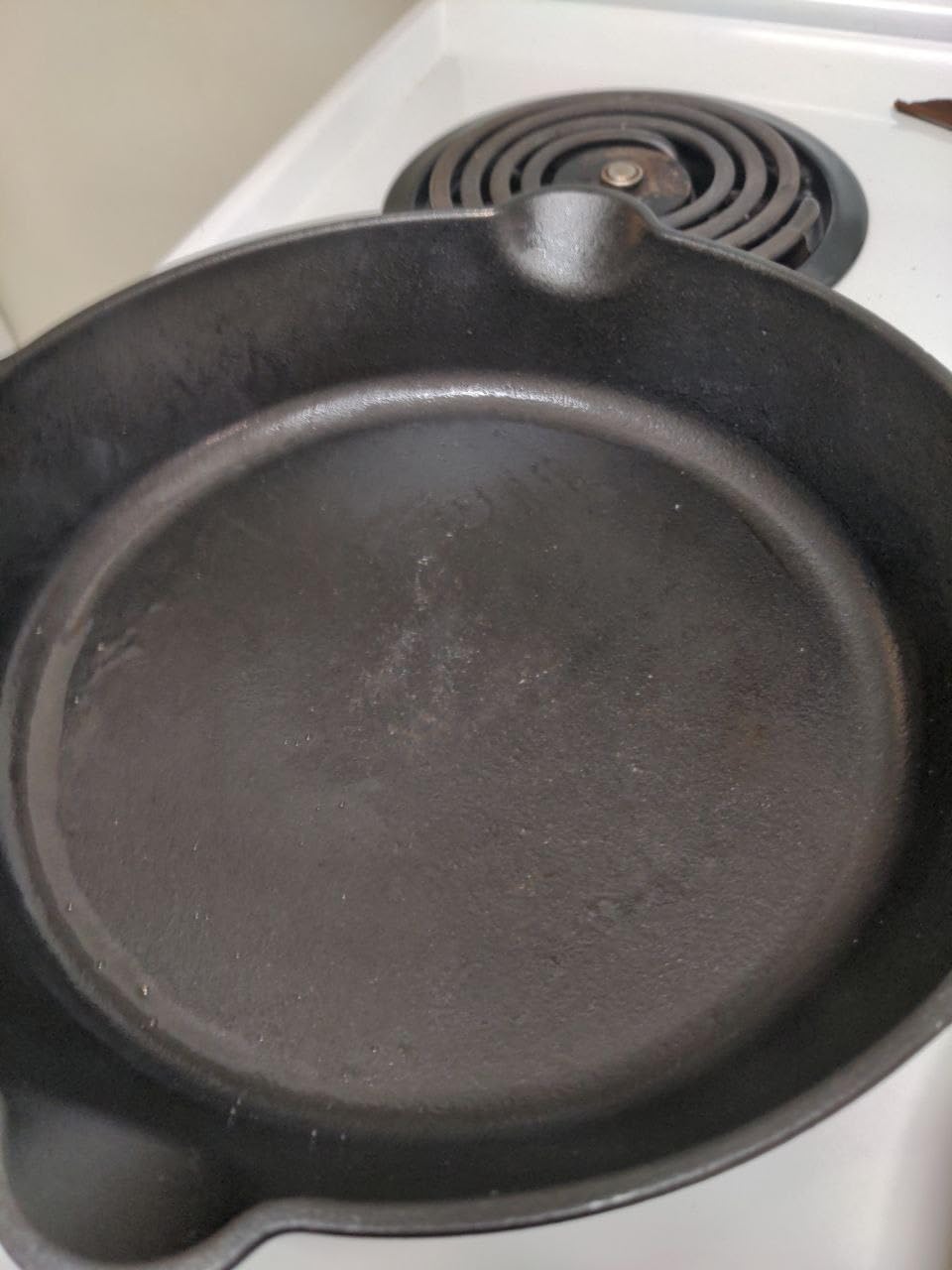 Victoria Cast Iron Tortilla Press, Roti Maker and Tortilladora, Pataconera Seasoned with Flaxseed Oil, Made in Colombia, Traditional Style, Black, 8-Inch customer photo 1