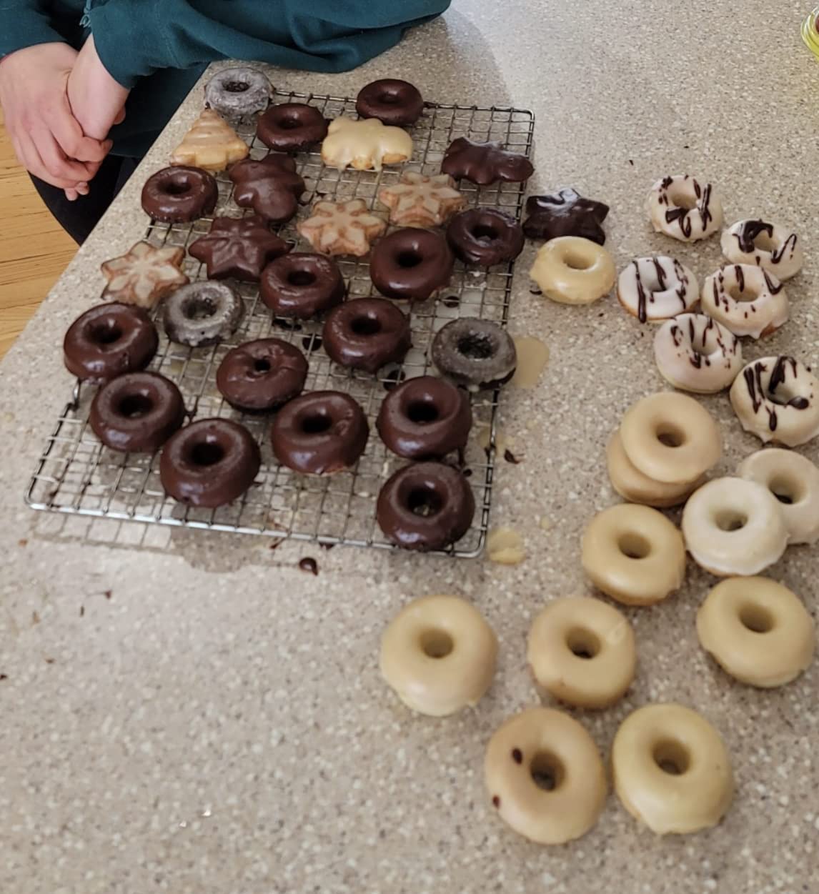 Wilton Small Donut Pan 12-Cavity, Steel customer photo 1