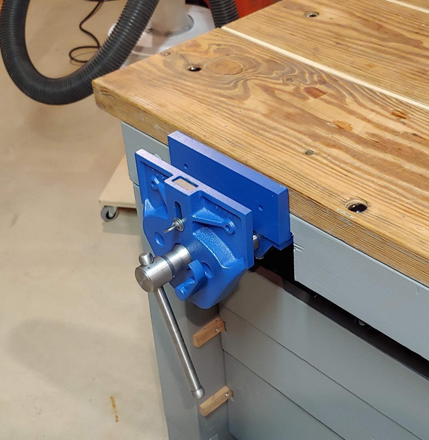 Yost Vises M7WW Rapid Action Woodworking Vise | Quick Release Lever for Quick Adjustments | 7 Inch Jaw Width | Made with Heavy-Duty Cast Iron | Blue customer photo 2