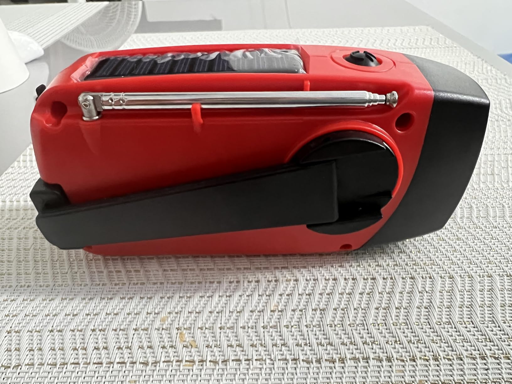 iRonsnow Solar Emergency Hand Crank Weather Radio, 2000mAh NOAA AM/FM customer photo 1