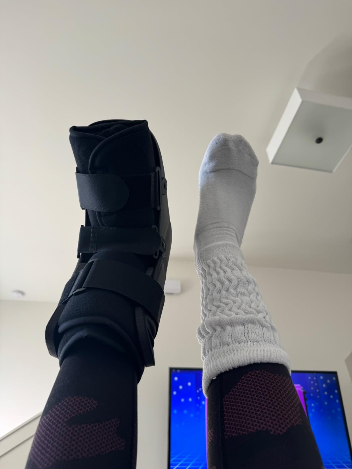 BraceAbility Short Walking Boot - Orthopedic Medical Walker Cast for Broken Toe Injuries, Sprained Ankles, Metatarsal Stress, Post-Op Support Left or Right Foot Fracture Shoe Fits Men and Women (S) customer photo 2