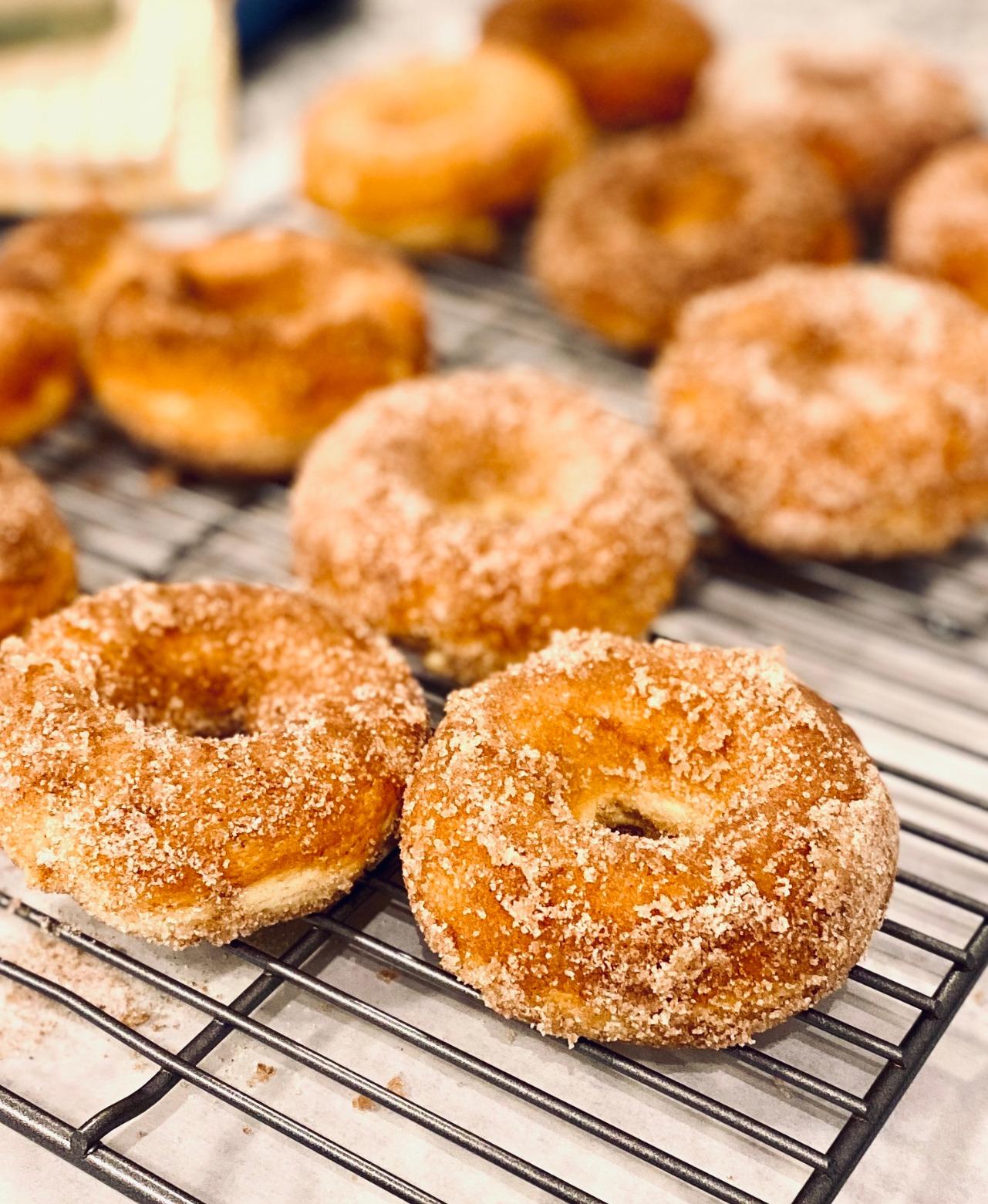 Wilton Gold Non-Stick Donut Pan Set, Made Without PFAS, 2-Piece customer photo 1
