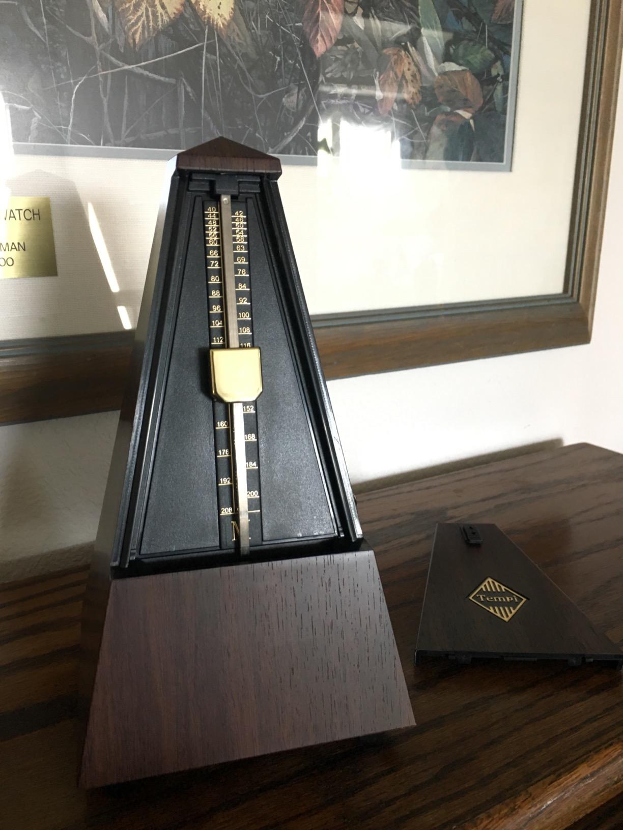 Tempi Metronome for Musicians - Mechanical Metronome for Piano, Metronome for Guitar/Violin or Metronome Music for Adults and Kids (Plastic Brown Grain Veneer) customer photo 1
