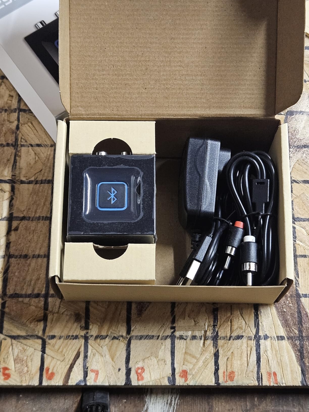 Esinkin Bluetooth Audio Adapter for Music Streaming Sound System customer photo 1