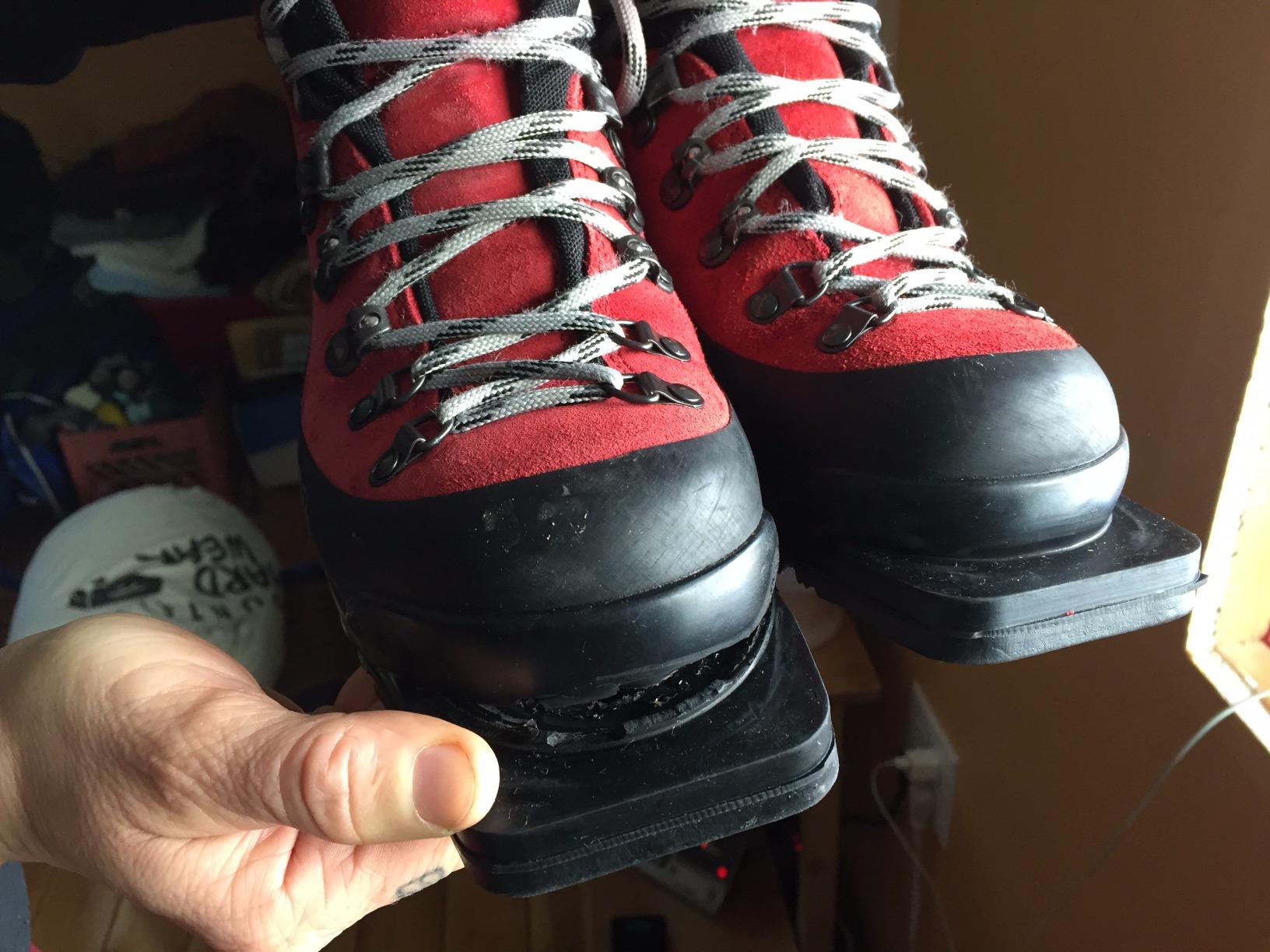 Alpina ALASKA Backcountry Ski Boots | Cross Country Nordic Ski Boots, NNN, XPLORE, 75mm customer photo 2