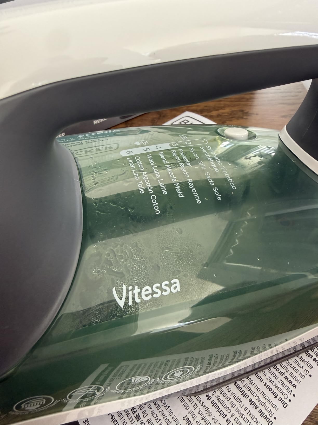 BLACK+DECKER Vitessa Advanced Steam Iron, ICR2020, Even Steam Nonstick Soleplate, Auto Shutoff, Tangle-Free Retractabel Cord, Green customer photo 1