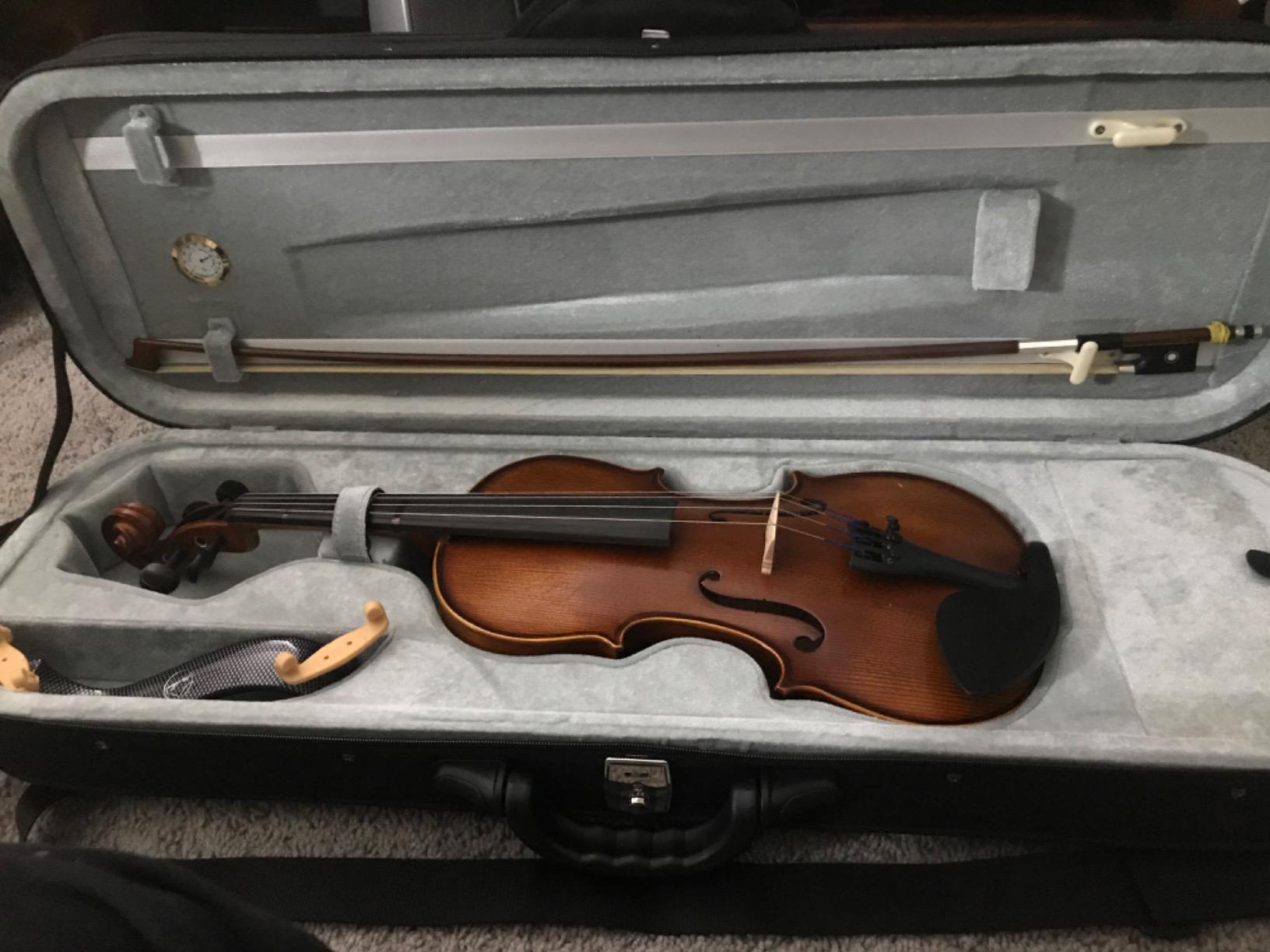 Bunnel Pupil Violin Outfit 4/4 Full Size By Kennedy Violins - Carrying Case and Accessories Included - Solid Maple Wood and Ebony Fittings customer photo 2
