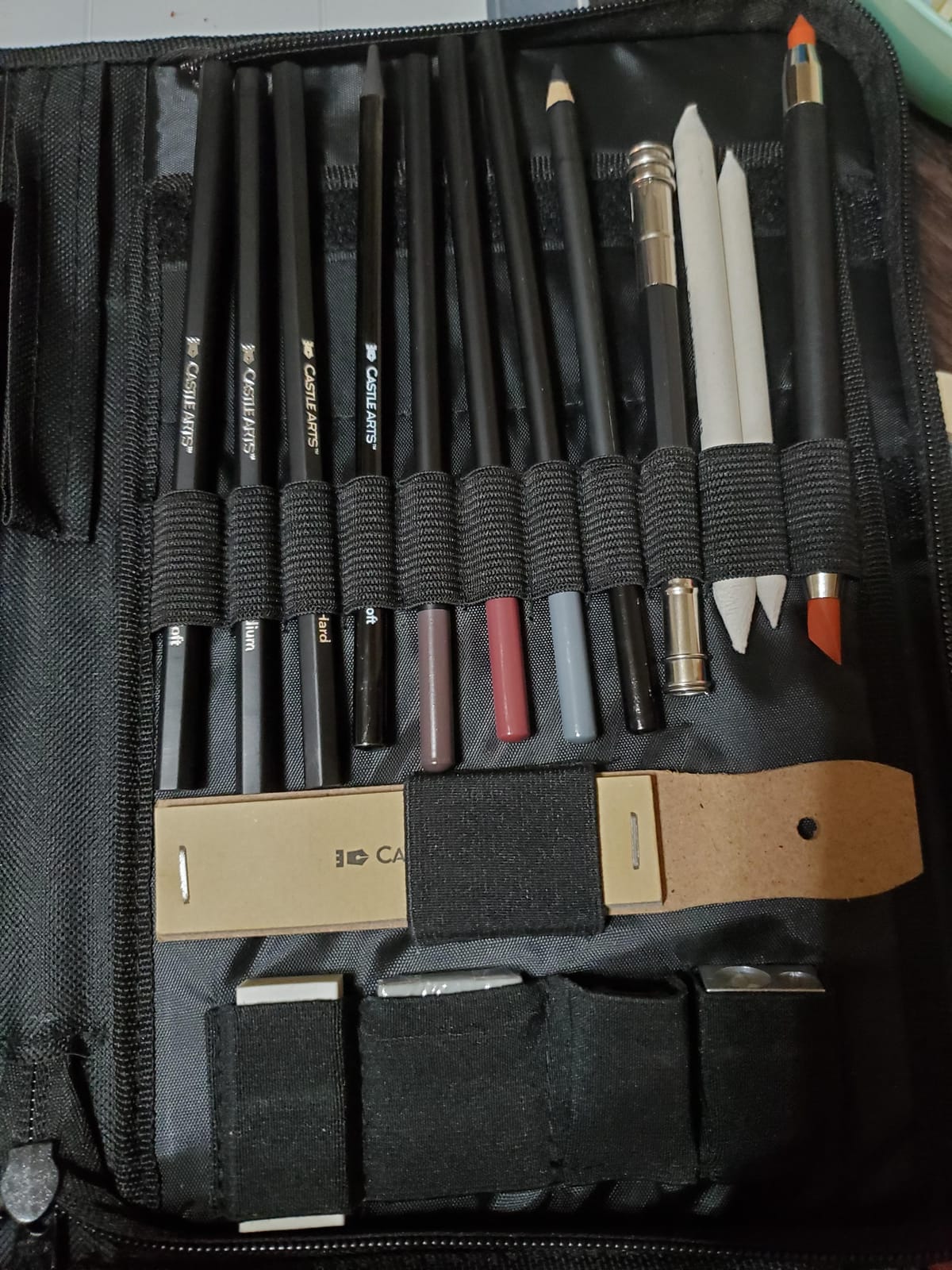 Castle Art Supplies 40 PieceDrawing, Sketching and Charcoal Set for Artists customer photo 1
