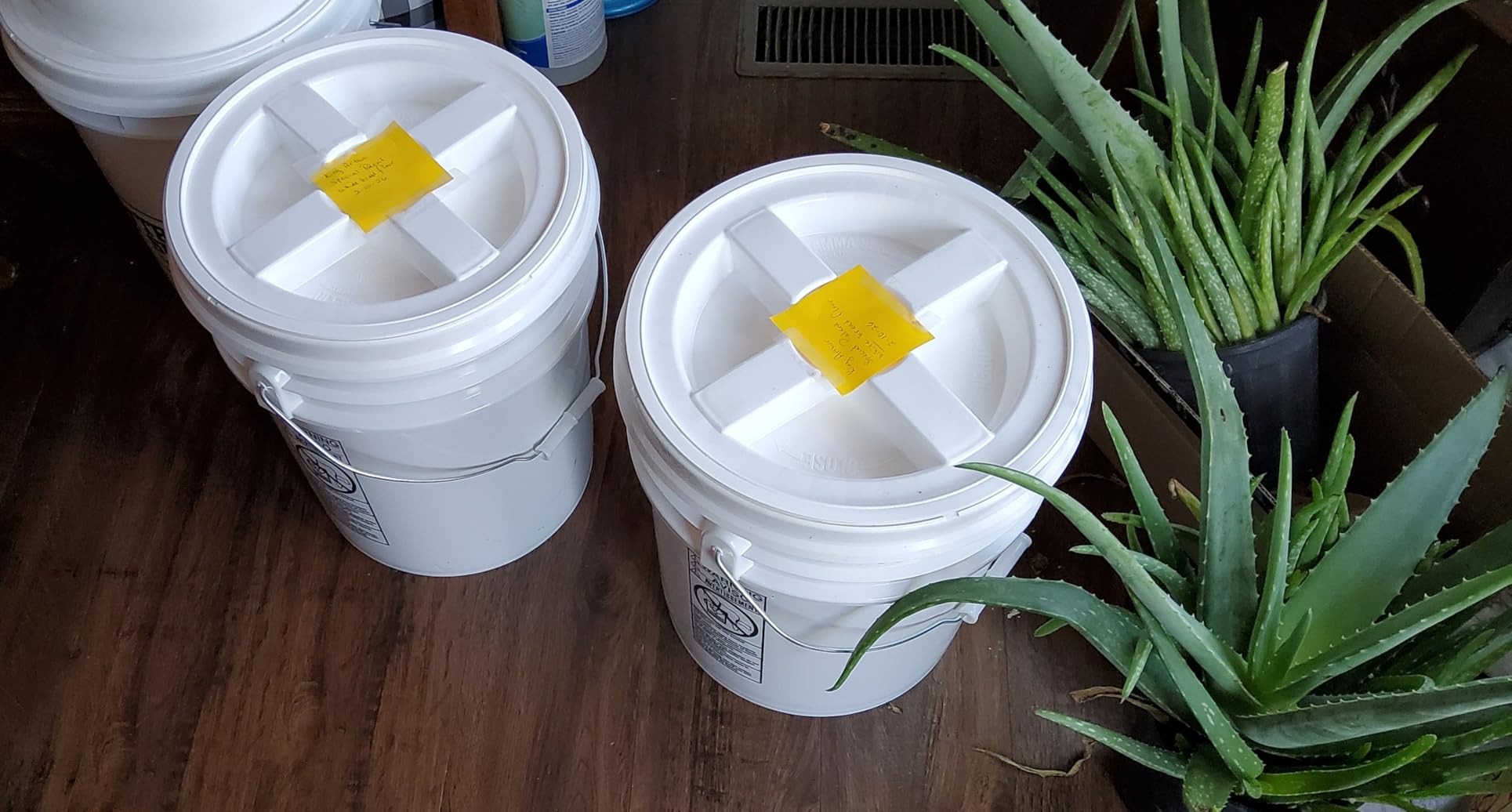 ePackageSupply 5 Gallon Bucket - Food Grade w/Lid BPA-Free, 6 Pack - White customer photo 2