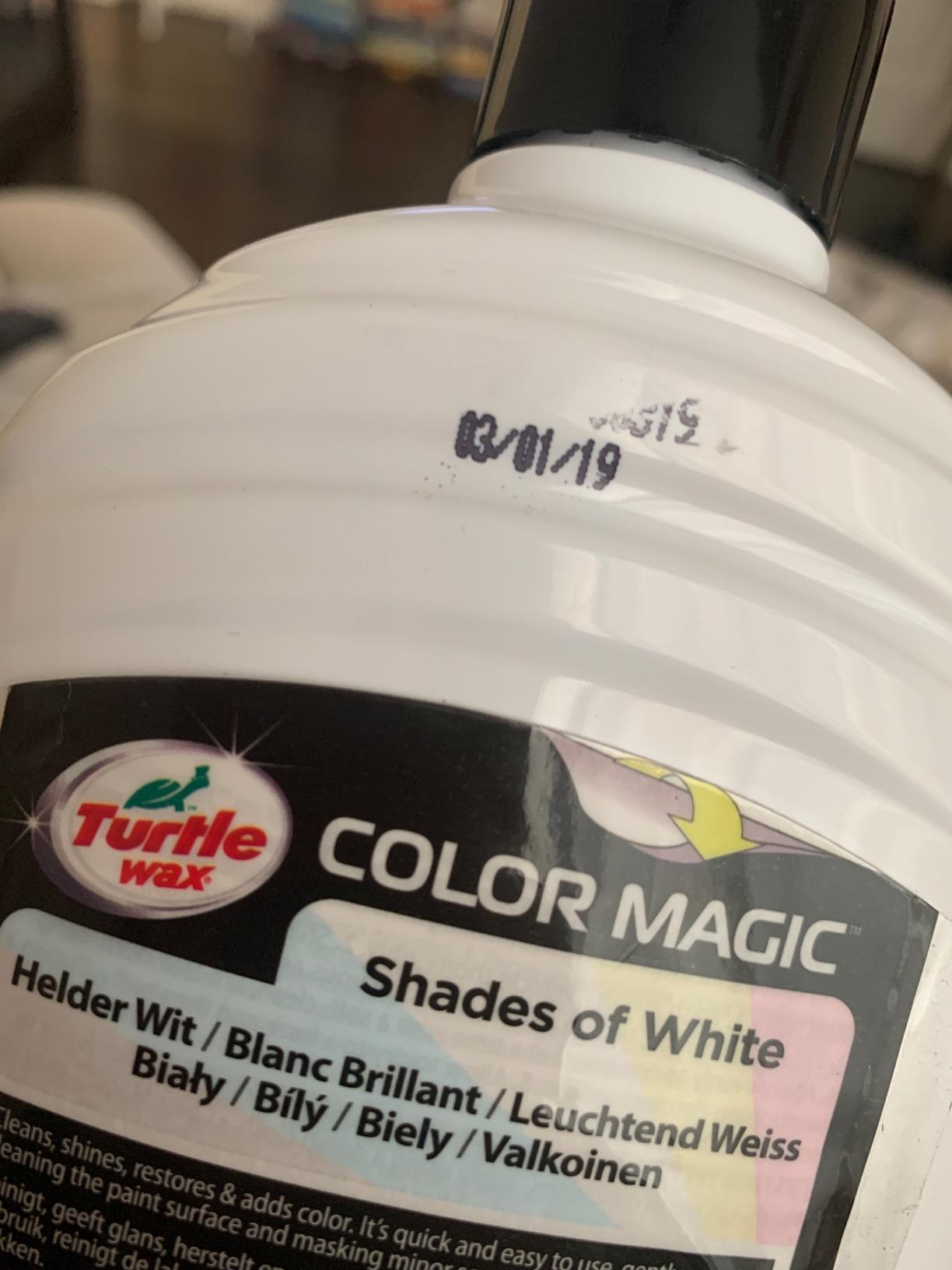 Turtle Wax 52712 Professional Finish Color Magic Car Paintwork Polish - Restores, Cleans & Shines - Long Lasting Protection with Dynamic Color Boost - Easy to Use - White, 500m customer photo 2