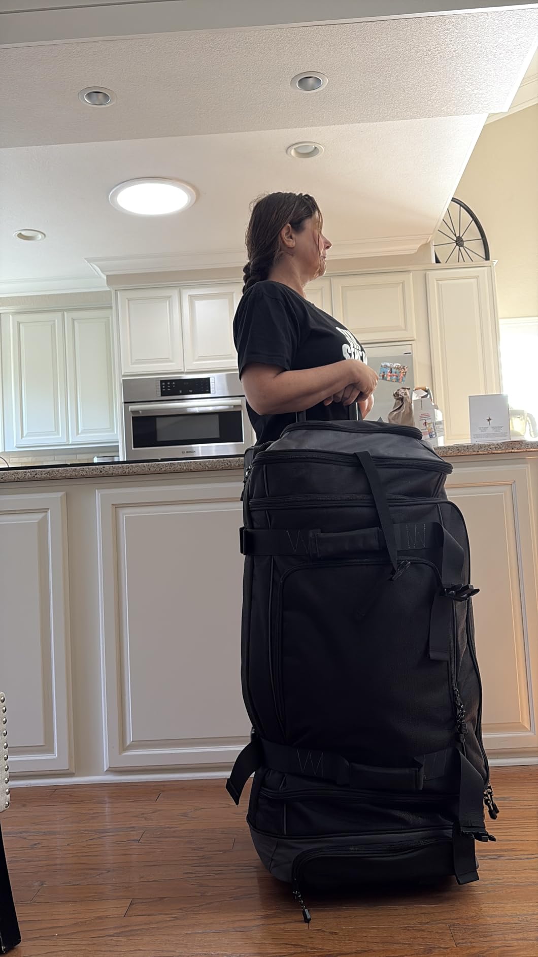 Amazon Basics 35-inch Large Rolling Duffel Bag with Wheels and Handle customer photo 1