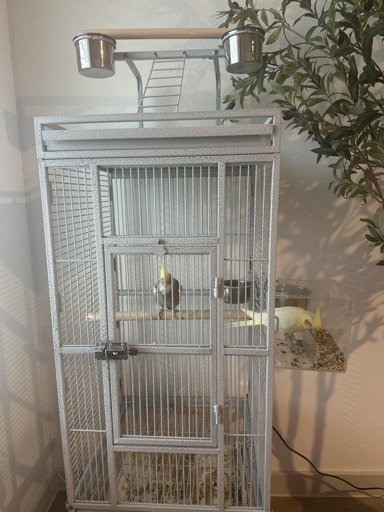 SUPER DEAL PRO 61-inch 2in1 Large Bird Cage with Rolling Stand Playtop Parrot Chinchilla Finch Cage Macaw Conure Cockatiel Cockatoo Pet House Wrought Iron Birdcage, Black customer photo 1
