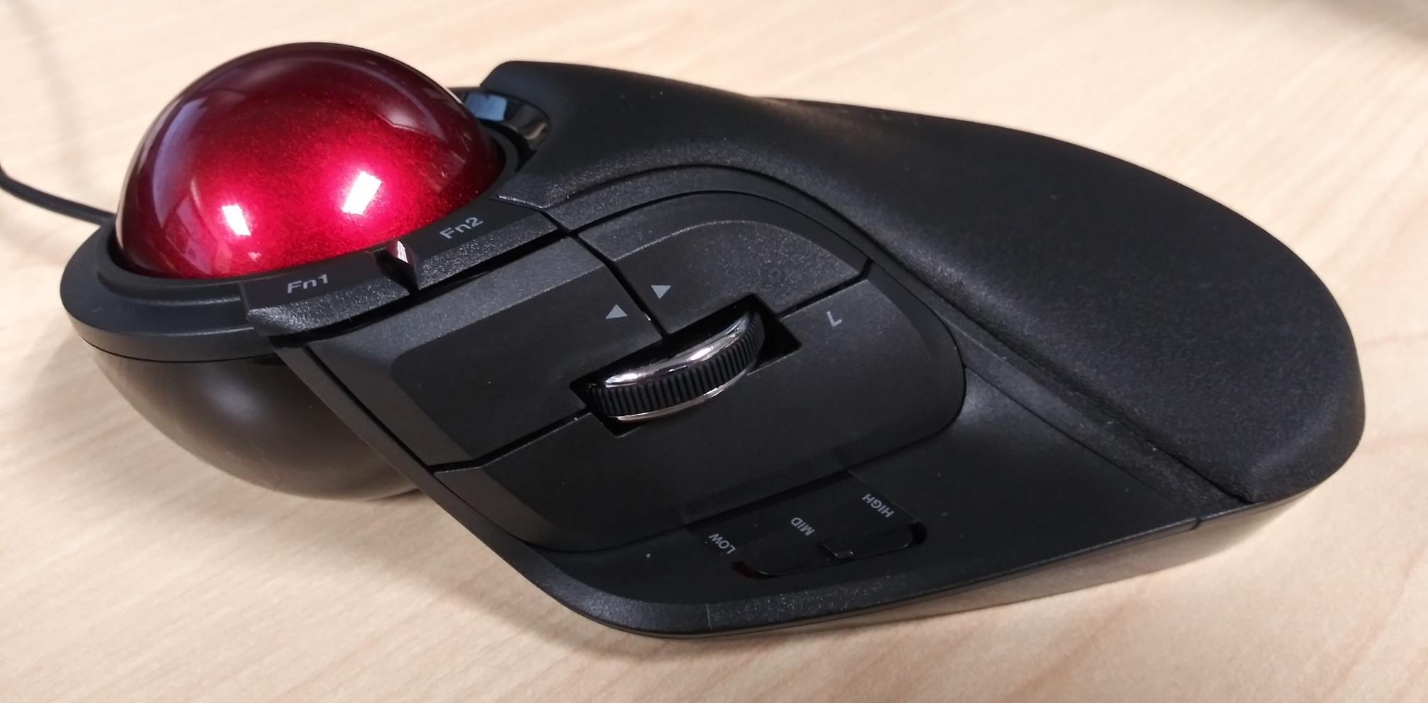 ELECOM Huge Trackball Mouse, Wired, Finger-Operated M-HT1URBK customer photo 2