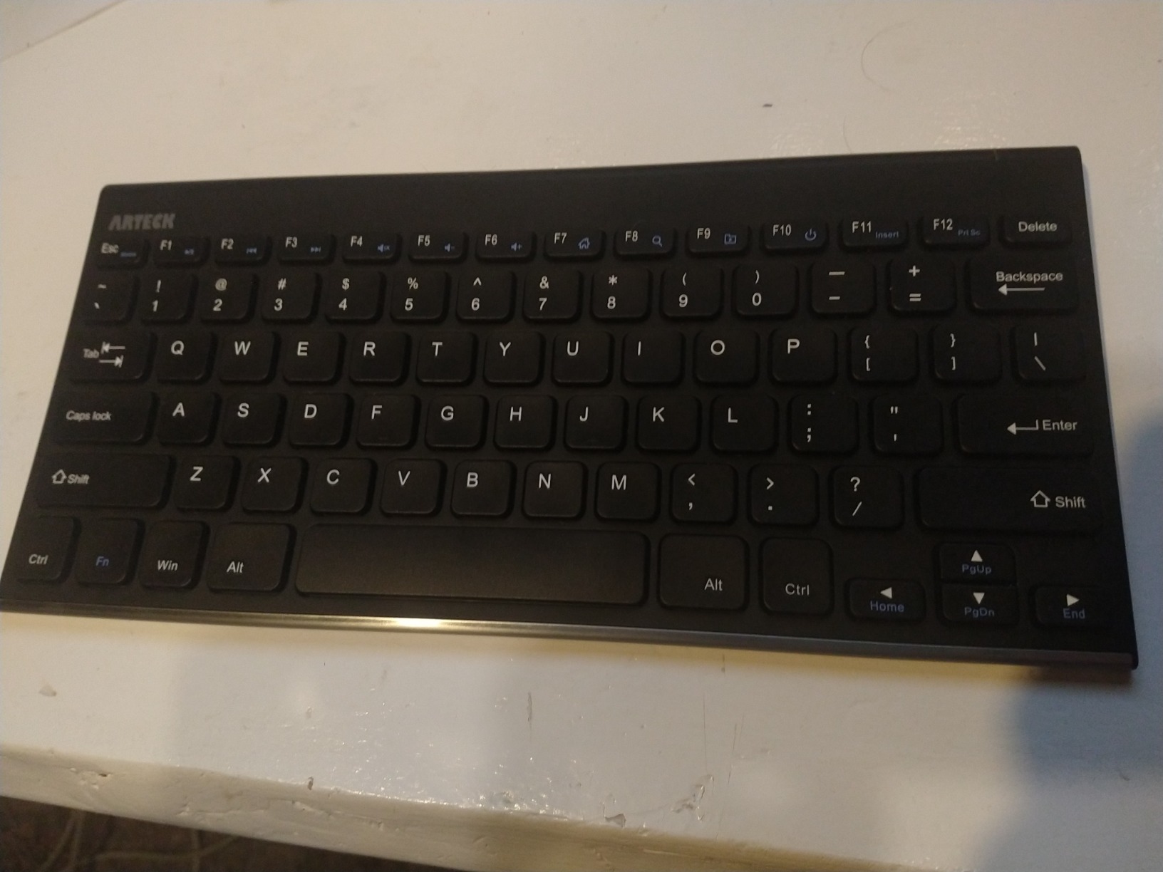 Arteck 2.4G Wireless Keyboard Stainless Steel Ultra Slim Keyboard for Computer/Desktop/PC/Laptop/Surface/Smart TV and Windows 11/10 / 8/7 / Vista/XP Built in Rechargeable Battery customer photo 2