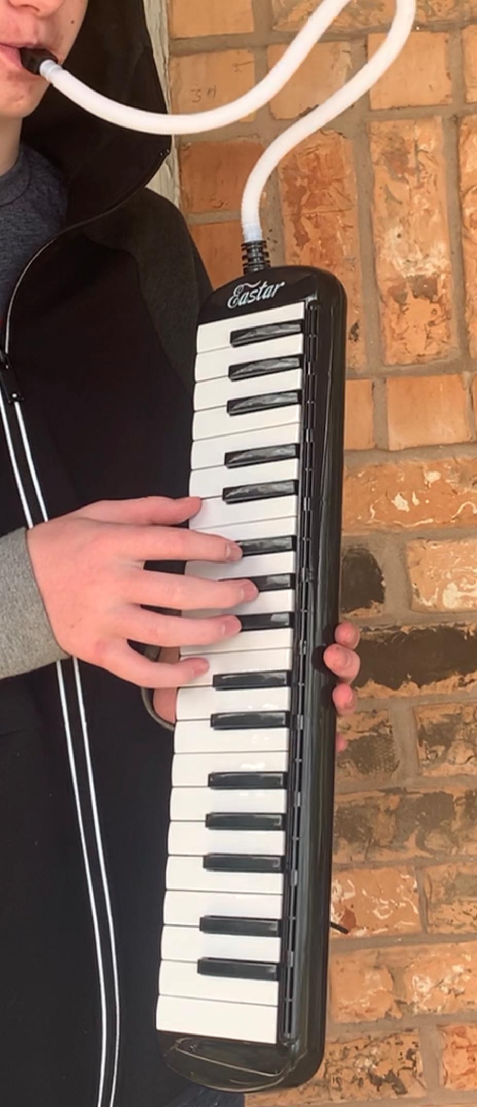Eastar 32-Key Melodica Beginners Air Piano Keyboard, Tubes & Case, Black customer photo 2
