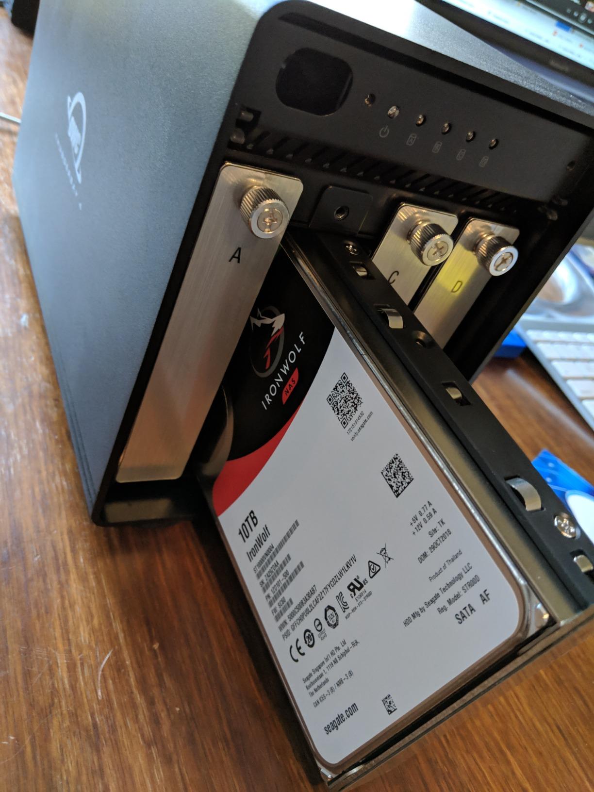 OWC ThunderBay 4 Thunderbolt 40Gb/s Four-Bay SATA Enclosure w/ SoftRAID customer photo 2