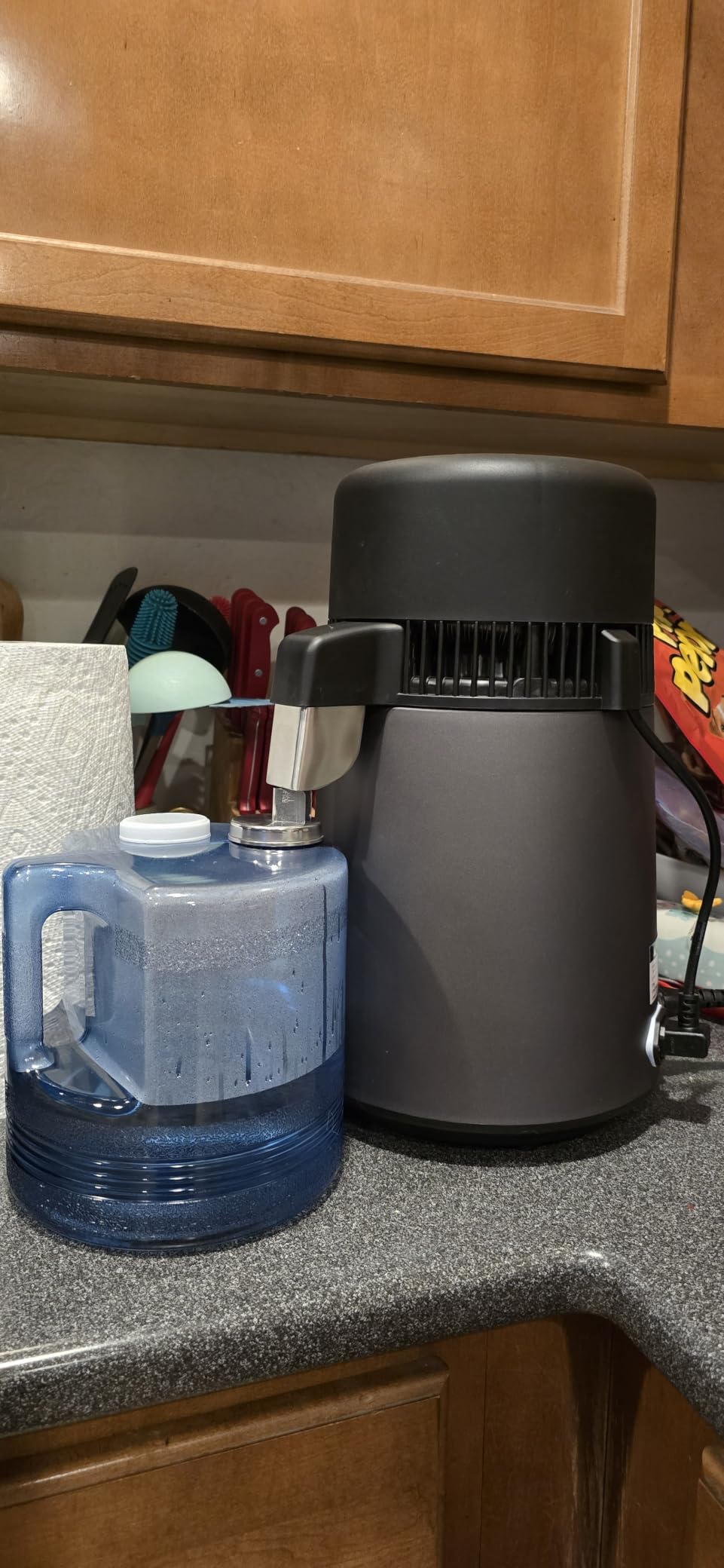 ROVSUN 【Upgraded】 1.1 Gallon/4L Water Distiller Countertop Distilled Water Machine with Flame-Retardant Material, BPA-Free Container & Stainless Steel Interior, 750W Distilled Water Maker Purifier customer photo 1