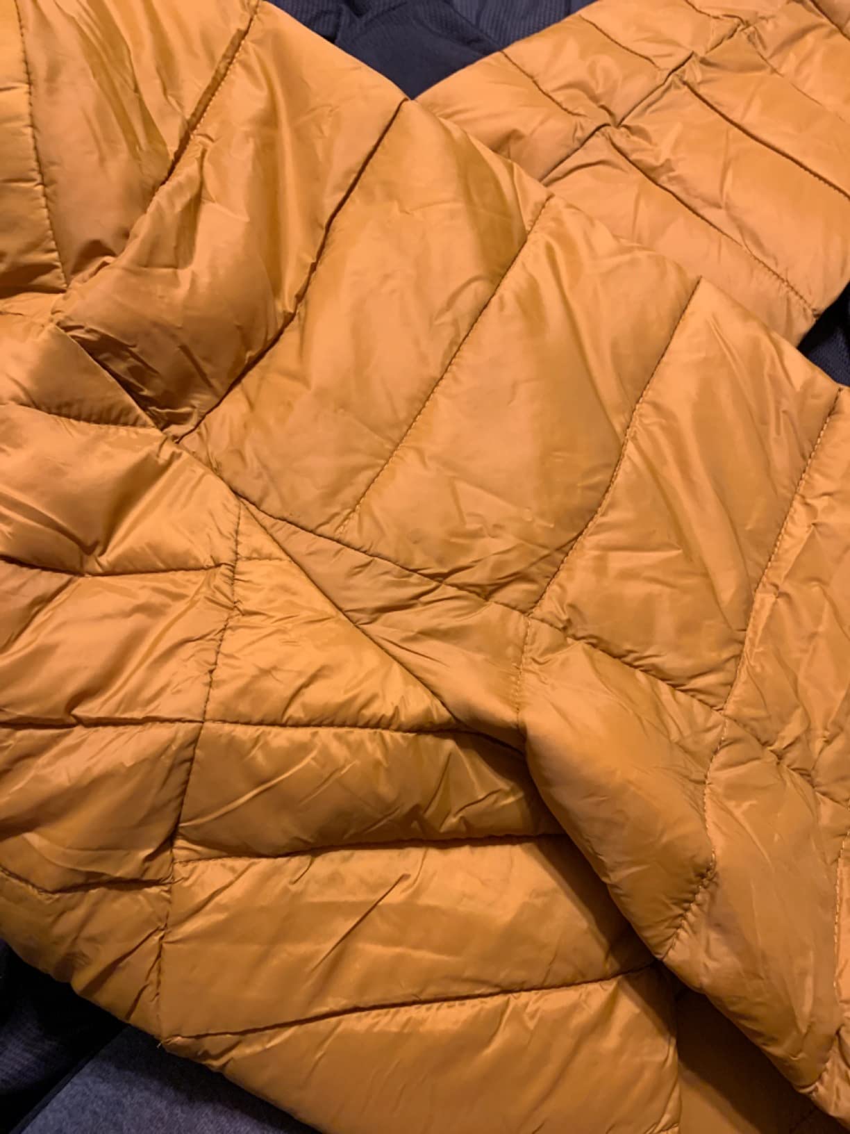 Amazon Essentials Men's Packable Lightweight Water-Resistant Puffer Jacket (Available in Big & Tall) customer photo 2