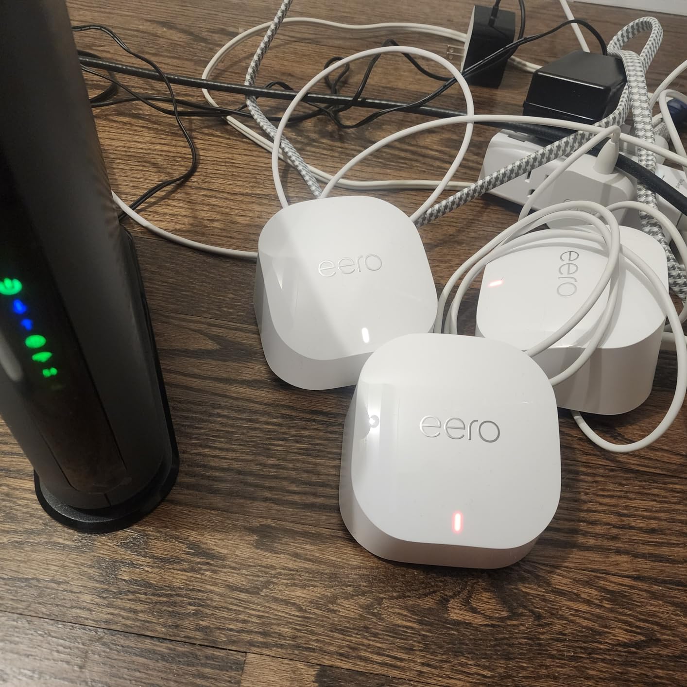 Motorola MG7700 Modem WiFi Router Combo with Power Boost | Approved by Comcast Xfinity, Cox and Spectrum | for Cable Plans Up to 800 Mbps | DOCSIS 3.0 + Gigabit Router customer photo 2