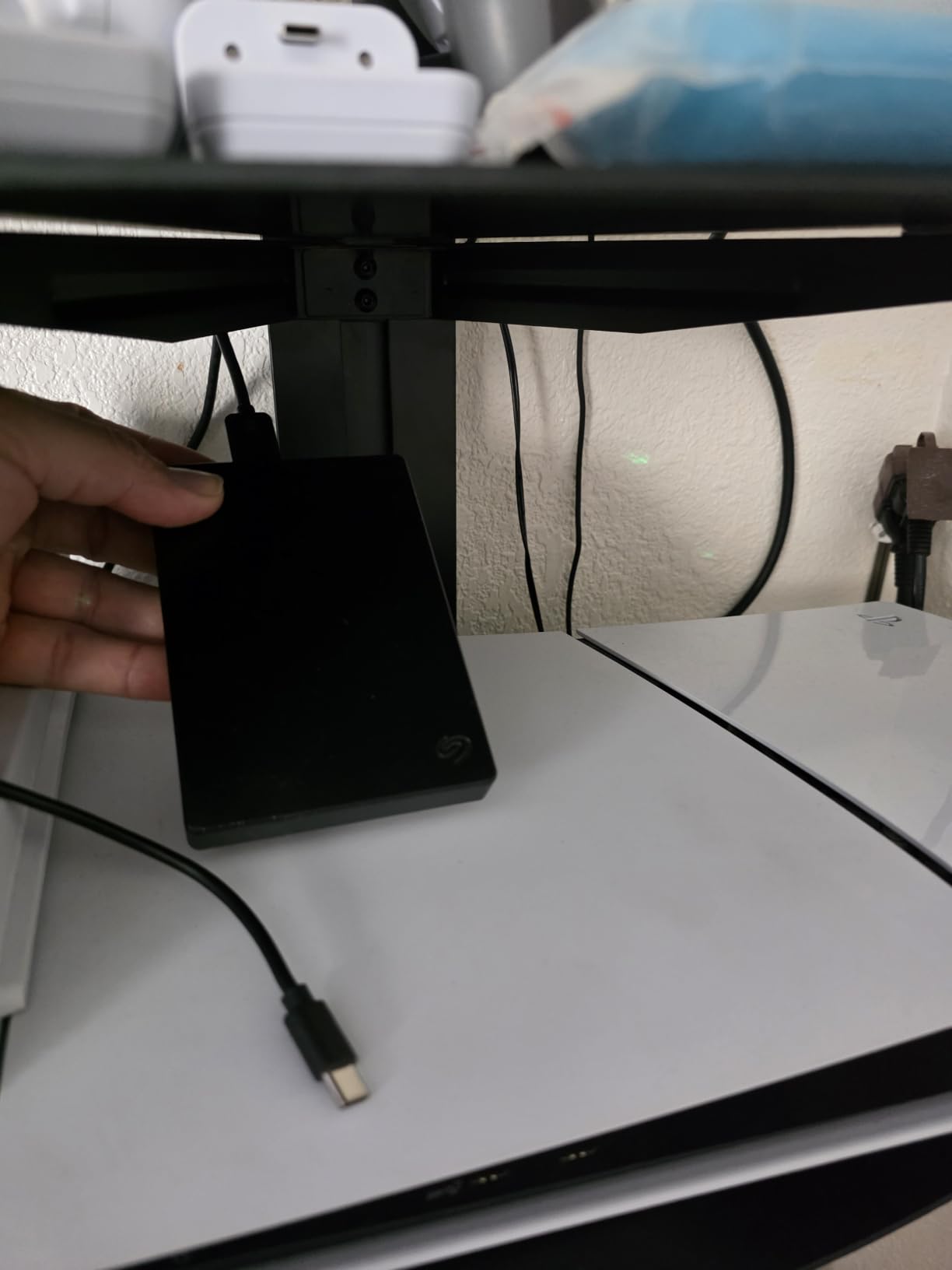 Seagate 2TB Portable Hard Drive | USB 3.0 (STGX2000400) customer photo 1