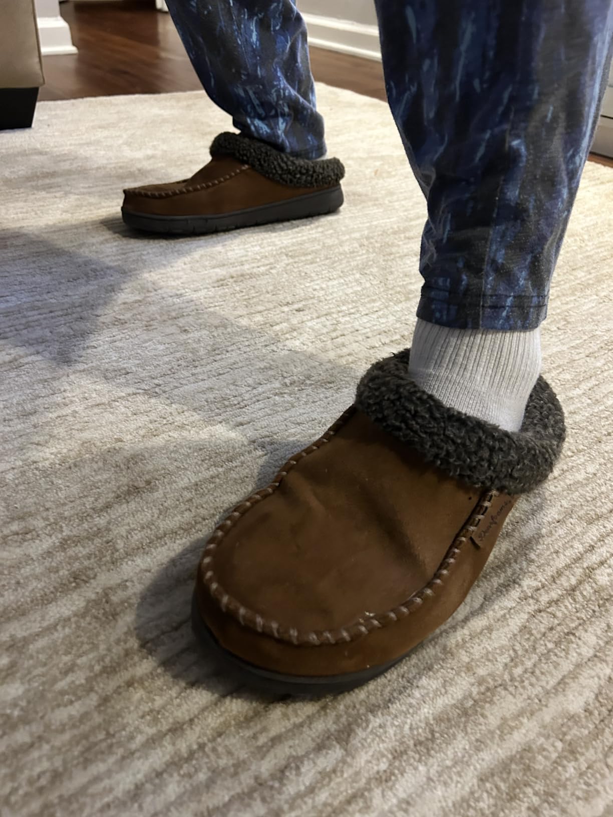 Dearfoams Men’s Brendan Indoor/Outdoor Breathable Memory Foam Clog House Shoe with Wide Widths Slipper customer photo 1