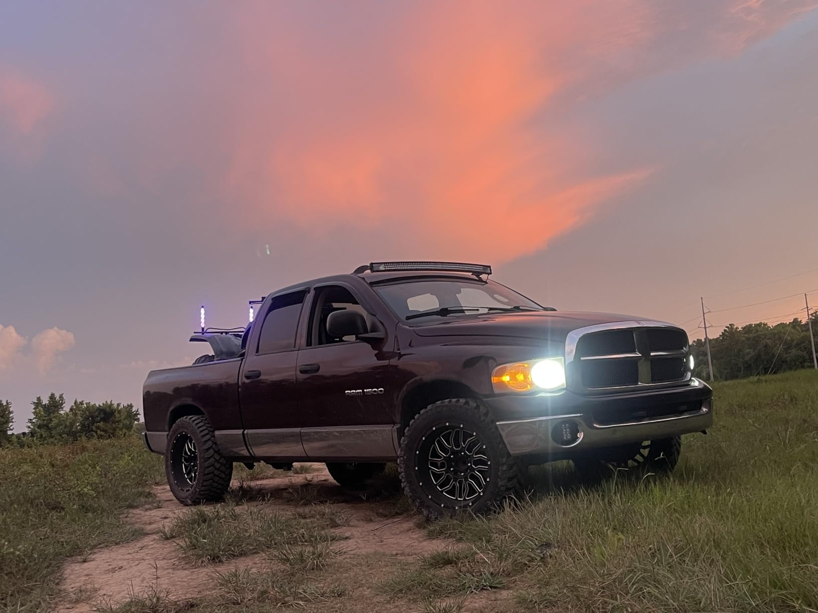 AUXTINGS 52 inch 675W Curved Triple Row 7D Led Work Light Bar Spot Flood Combo Beam with Wiring Harness DC 12V-24V 6000K Offroad Vehicles 4x4 Atvs Utvs customer photo 1