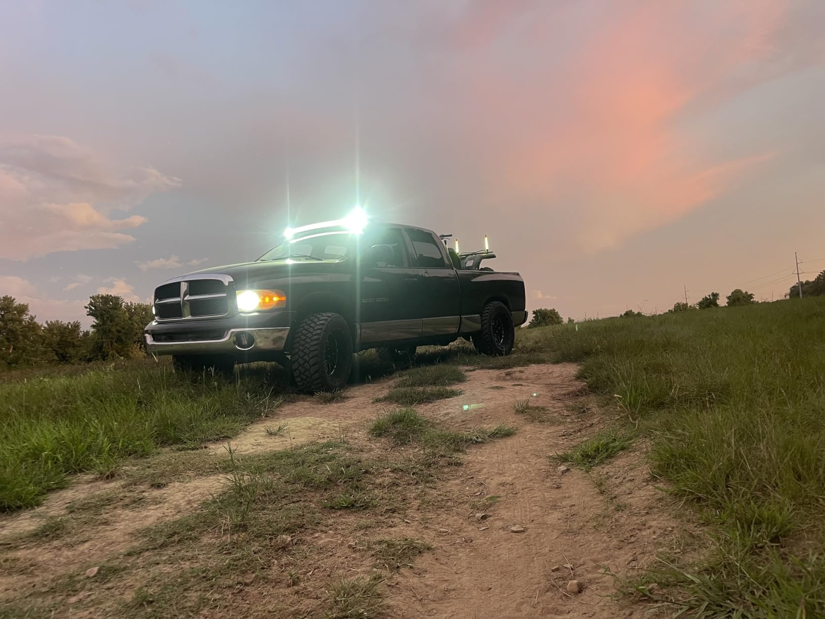 AUXTINGS 52 inch 675W Curved Triple Row 7D Led Work Light Bar Spot Flood Combo Beam with Wiring Harness DC 12V-24V 6000K Offroad Vehicles 4x4 Atvs Utvs customer photo 2