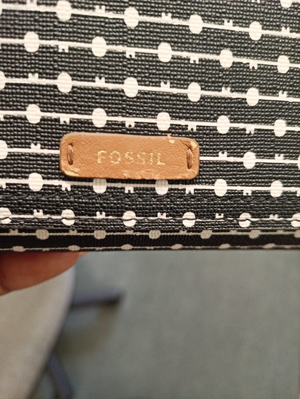 Fossil Women's Logan Leather Wallet RFID Blocking Flap Clutch Organizer customer photo 2