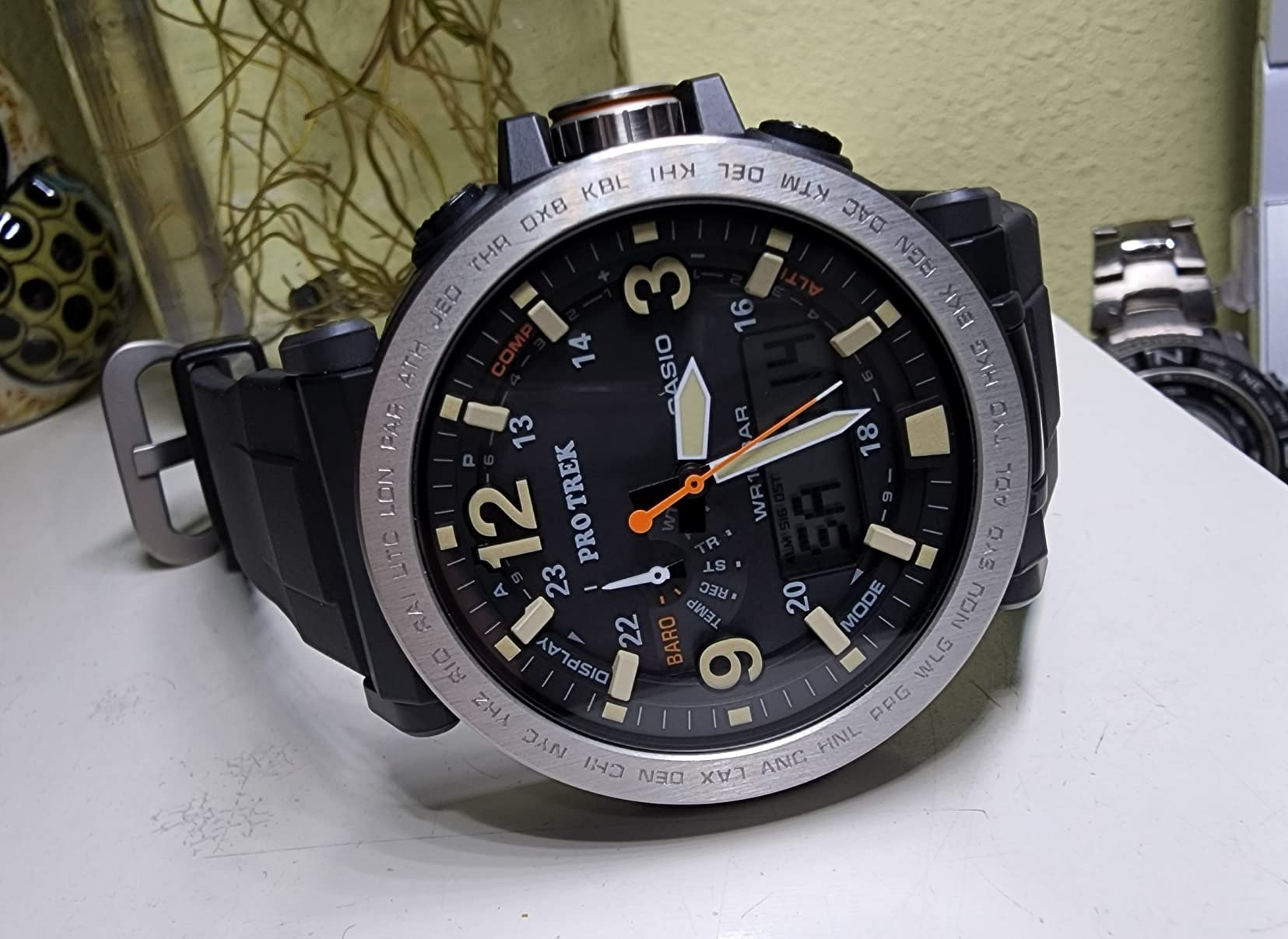 Casio PRG600 Series | Pro Trek | 100M WR | 1/100 SEC Stop Watch | Compass/Alt/Baro-Thermo | Tough Solar Power/Atomic Timekeeping | 1-100 SEC Stopwatch | Countdown Timer | World Time customer photo 2