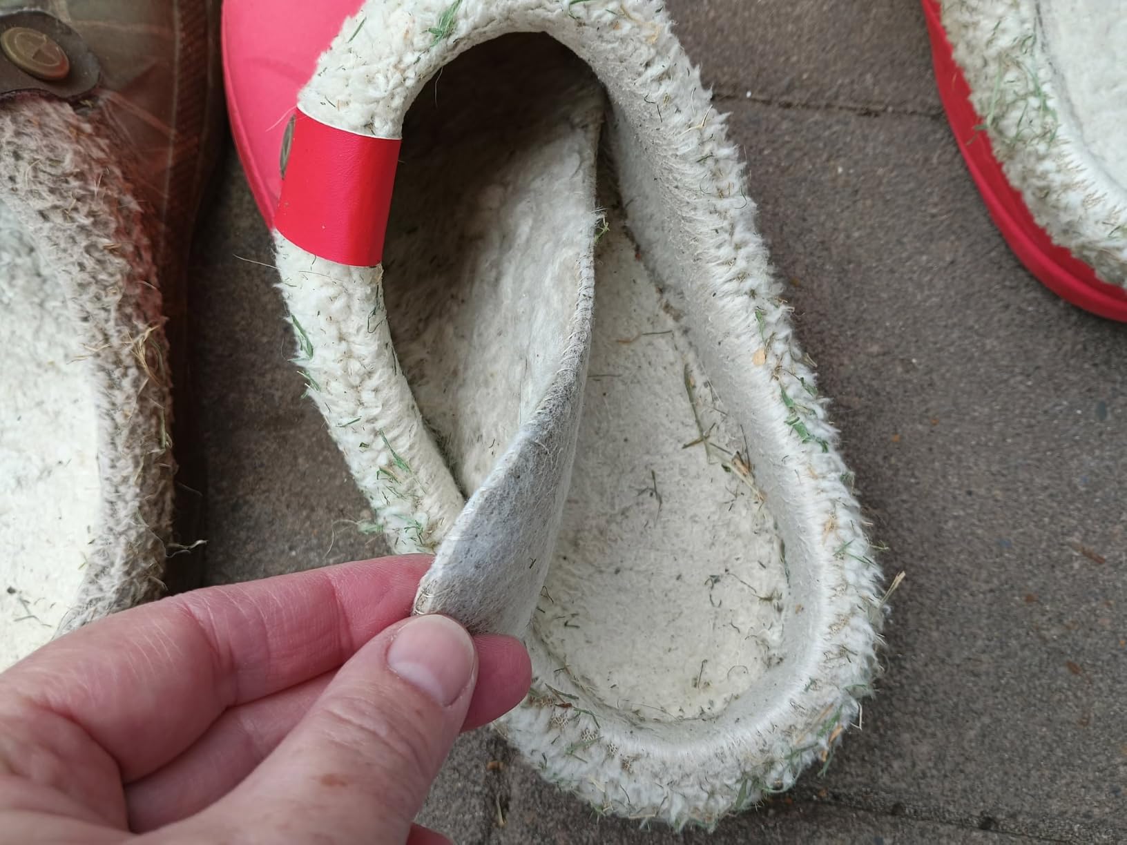 ChayChax Fur Lined Clogs Fuzzy Slippers for Women and Men with Memory Foam customer photo 2