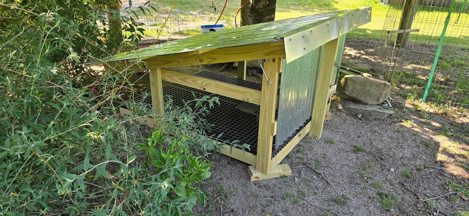 RentACoop Automatic Treadle Chicken Feeder, Rat Proof No Waste, 25 lb customer photo 1