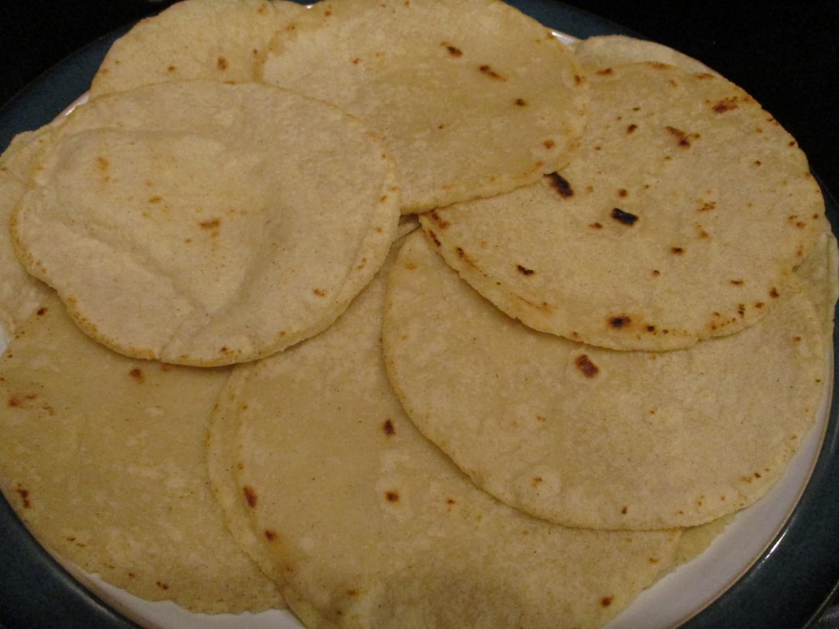 ARC 8-Inch Cast Iron Tortilla Press with 100 Parchment Papers customer photo 1
