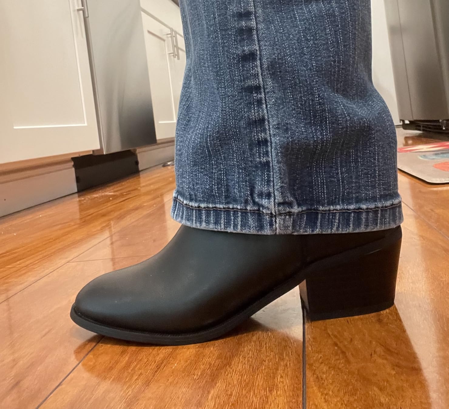 Amazon Essentials Women's Low Heel Ankle Boots with Side Zipper, Stacked Block Heel customer photo 1