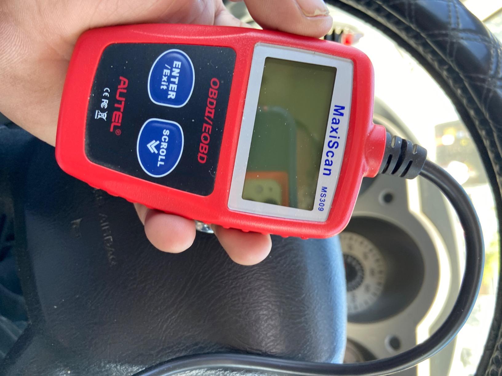 Autel OBD2 Scanner MS309 Universal Car Engine Fault Code Reader, Check Engine Light and Emission Monitor Status, OBDII CAN Diagnostic Scan Tool customer photo 2