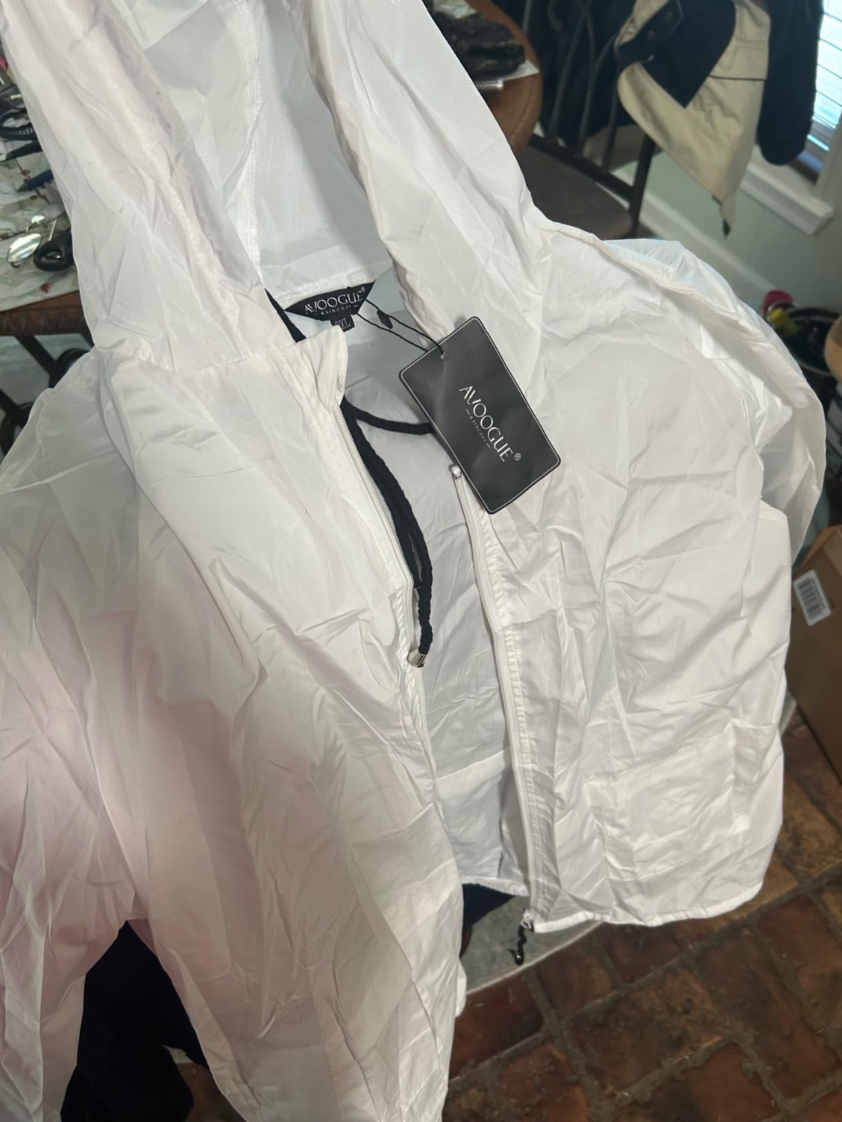Avoogue Raincoat Women Lightweight Waterproof Rain Jackets Packable Outdoor Hooded Windbreaker customer photo 1