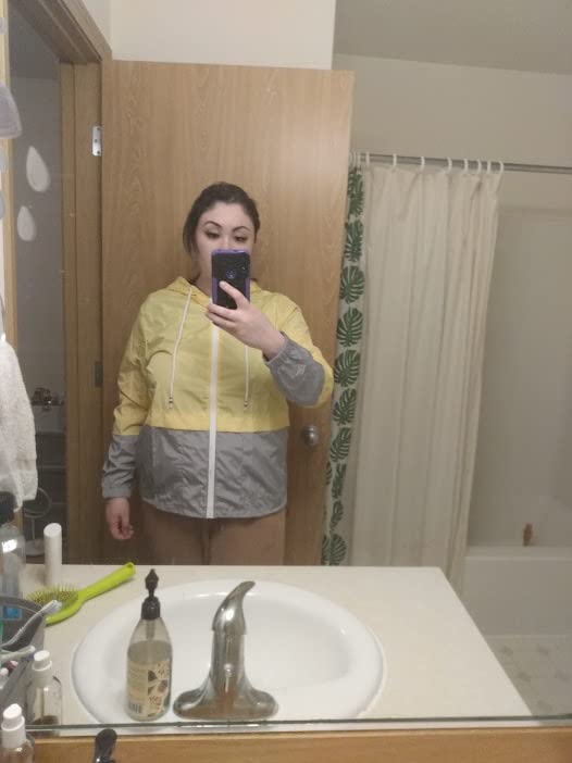 Avoogue Raincoat Women Lightweight Waterproof Rain Jackets Packable Outdoor Hooded Windbreaker customer photo 2