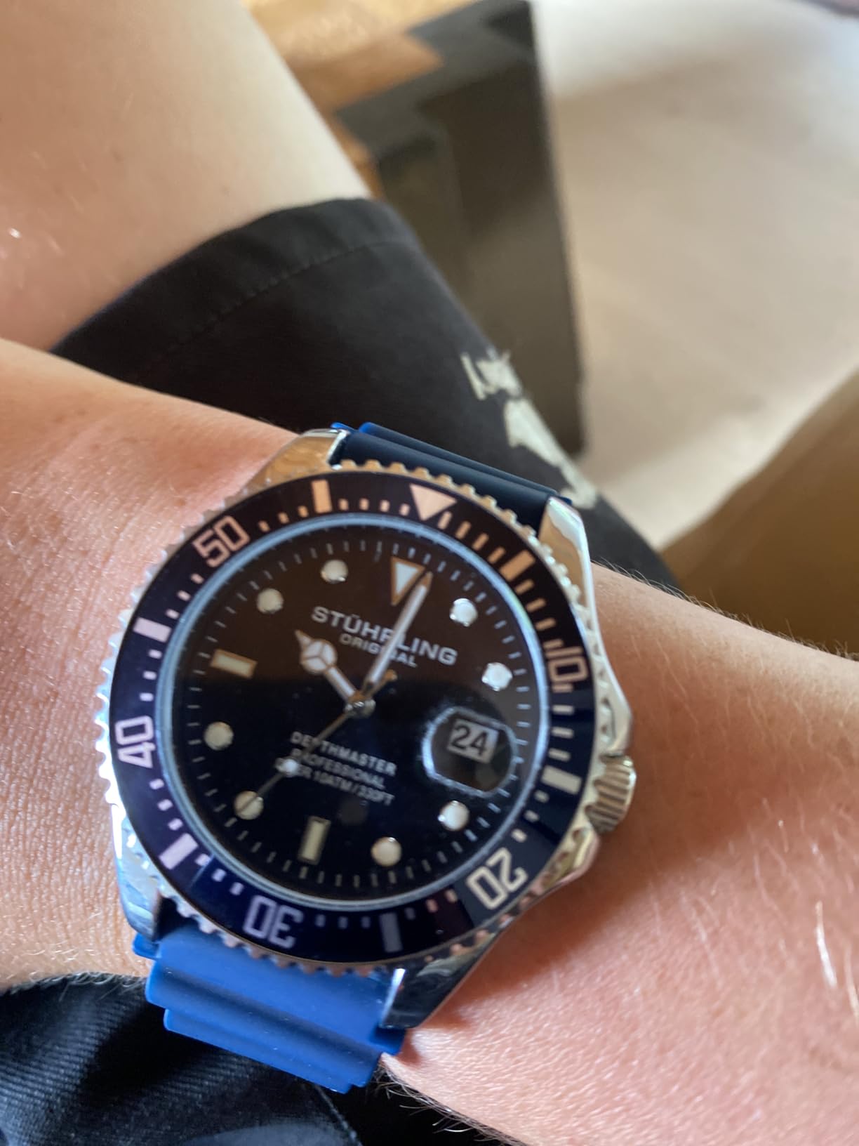 Stuhrling Original Men's Dive Watch 42mm Stainless Steel, Japanese Quartz Mens Sport Watch, Rubber Strap, Water Resistant to 330 FT, Versatile and Comfort Fit customer photo 2