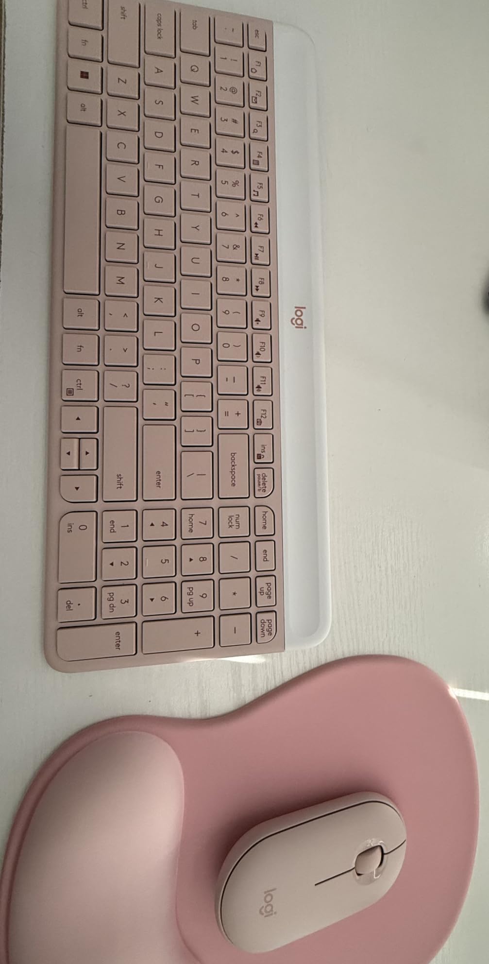 Logitech MK470 Slim Wireless Combo Compact Keyboard and Mouse - Graphite customer photo 2