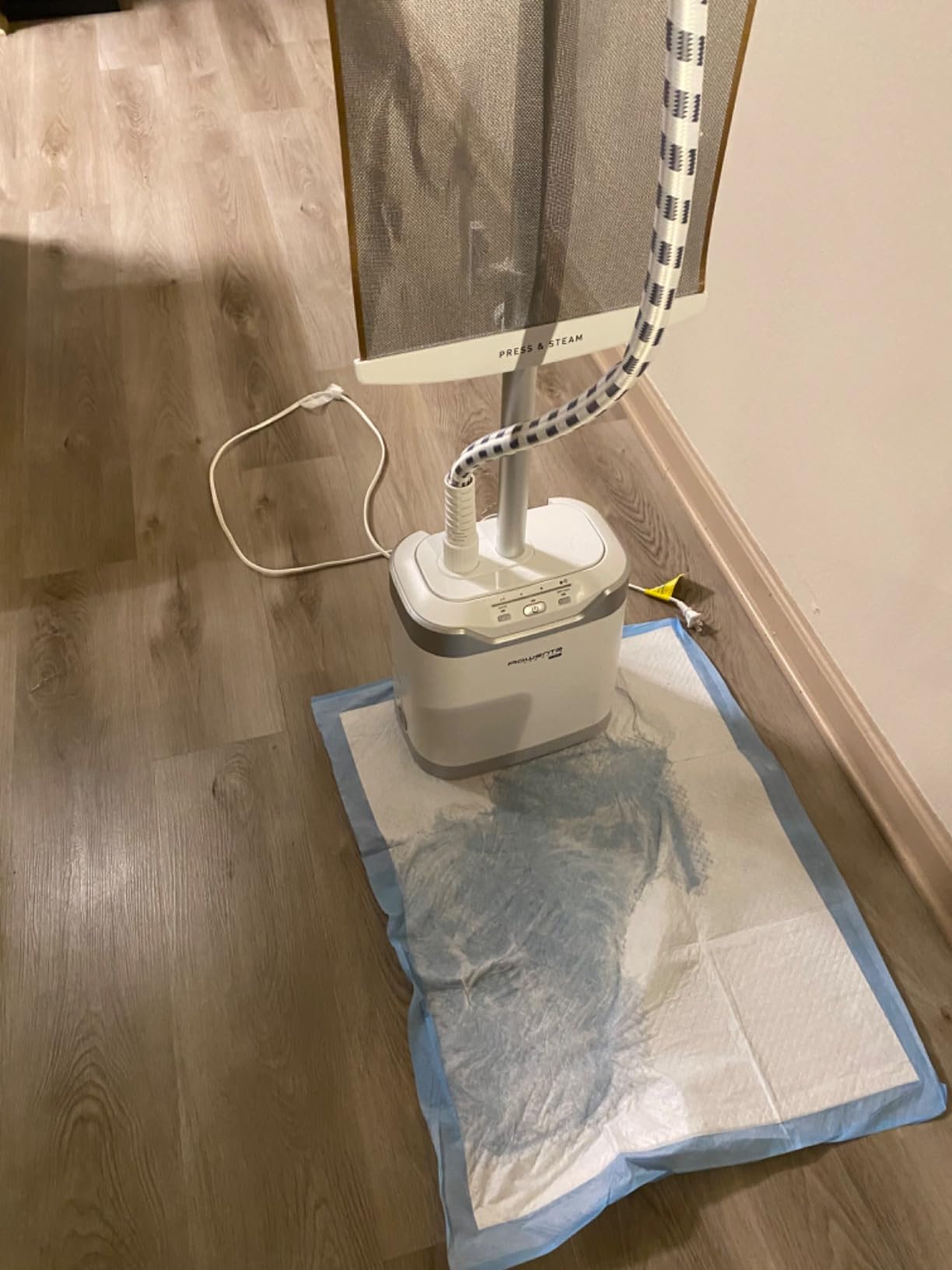 Rowenta Professional Full Size Steamer for Clothes with Screen 65 Inches 1.3 Liter Capacity 1700 Watts Ironing, Fabric Steamer, Garment Steamer, Adjustable IS8440 customer photo 1