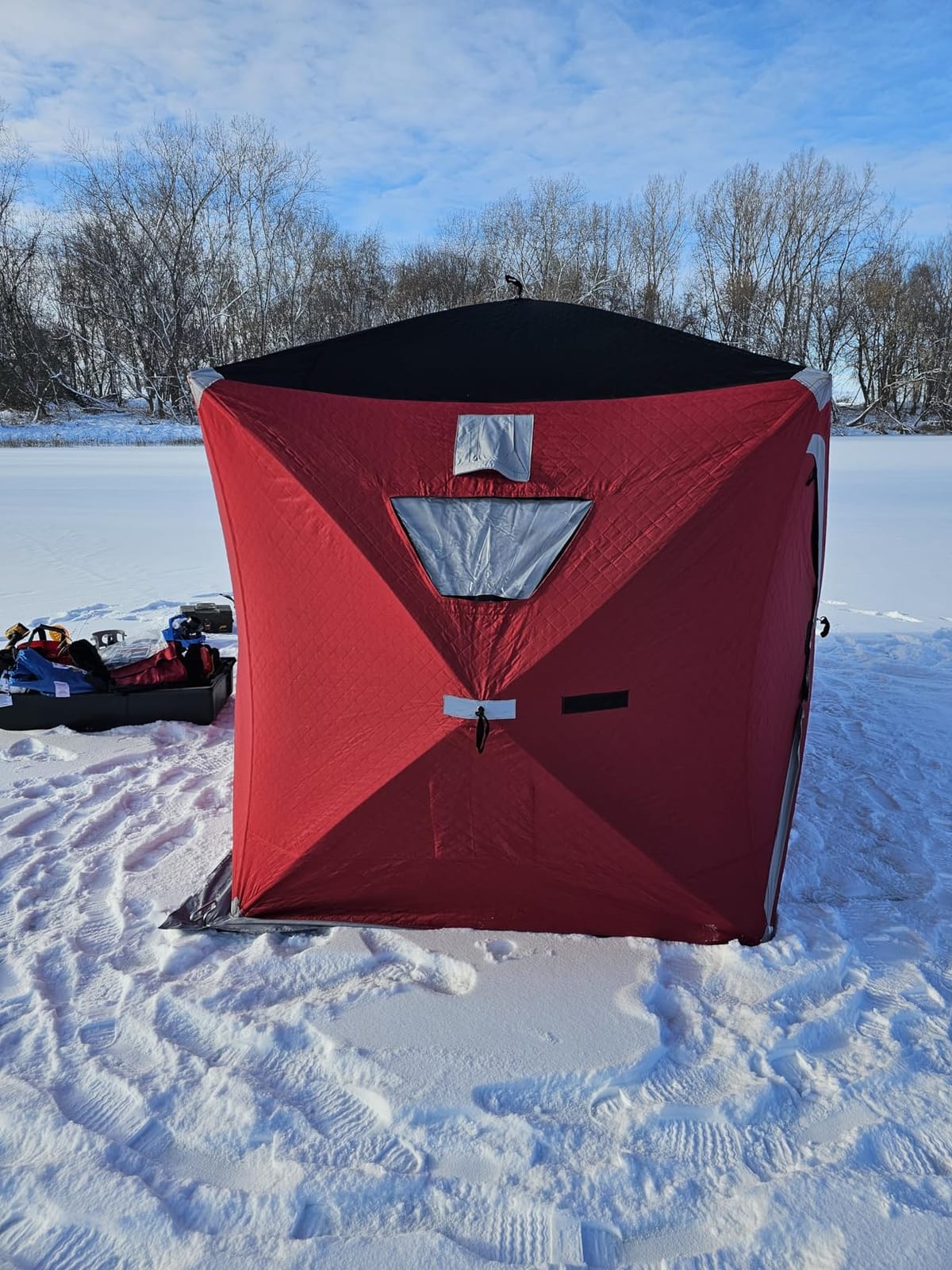 THUNDERBAY Ice Cube Series Pop-Up Hub-Style Ice Fishing Shelter, 68-112 Square Feet of Fishable Area, Portable 6-8 Person Ice Shanty customer photo 1