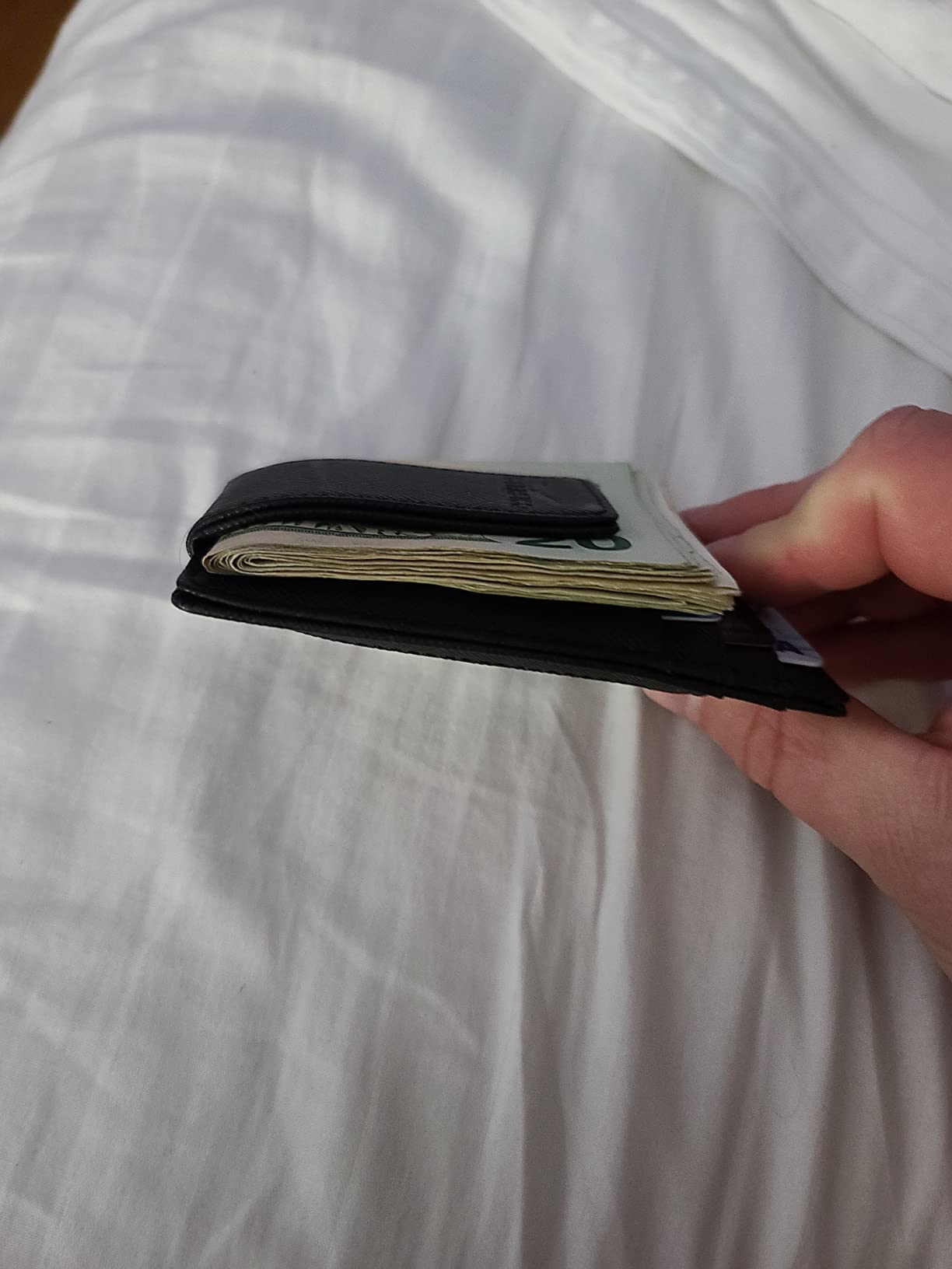 Claasico Men’s Leather Money Clip Wallet – RFID Blocking Strong Magnetic Clip customer photo 1